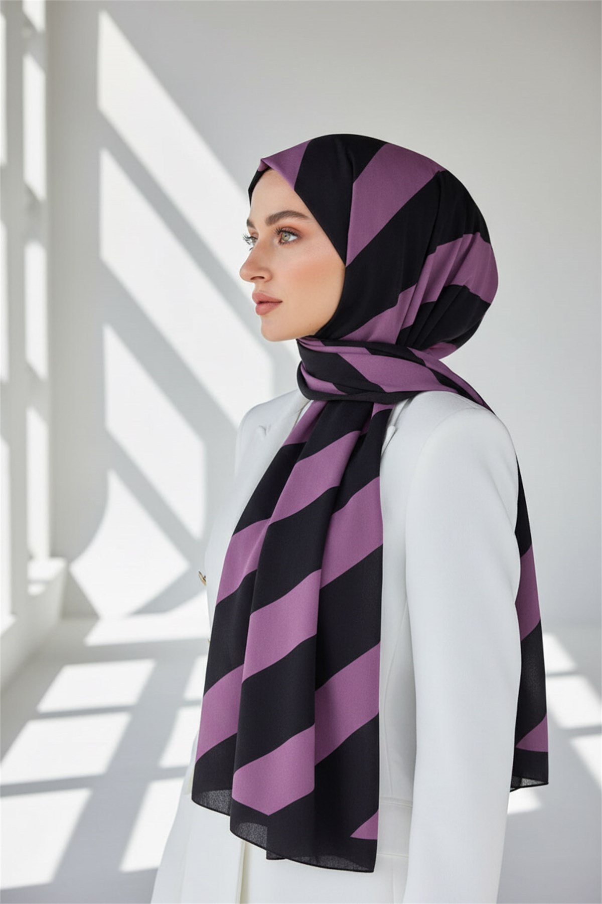 KREP ÇİZGİLİ DESENLİ SİYAH - GÜL KURUSU RENKLİ 75X195 KIRIŞMAZ ŞAL