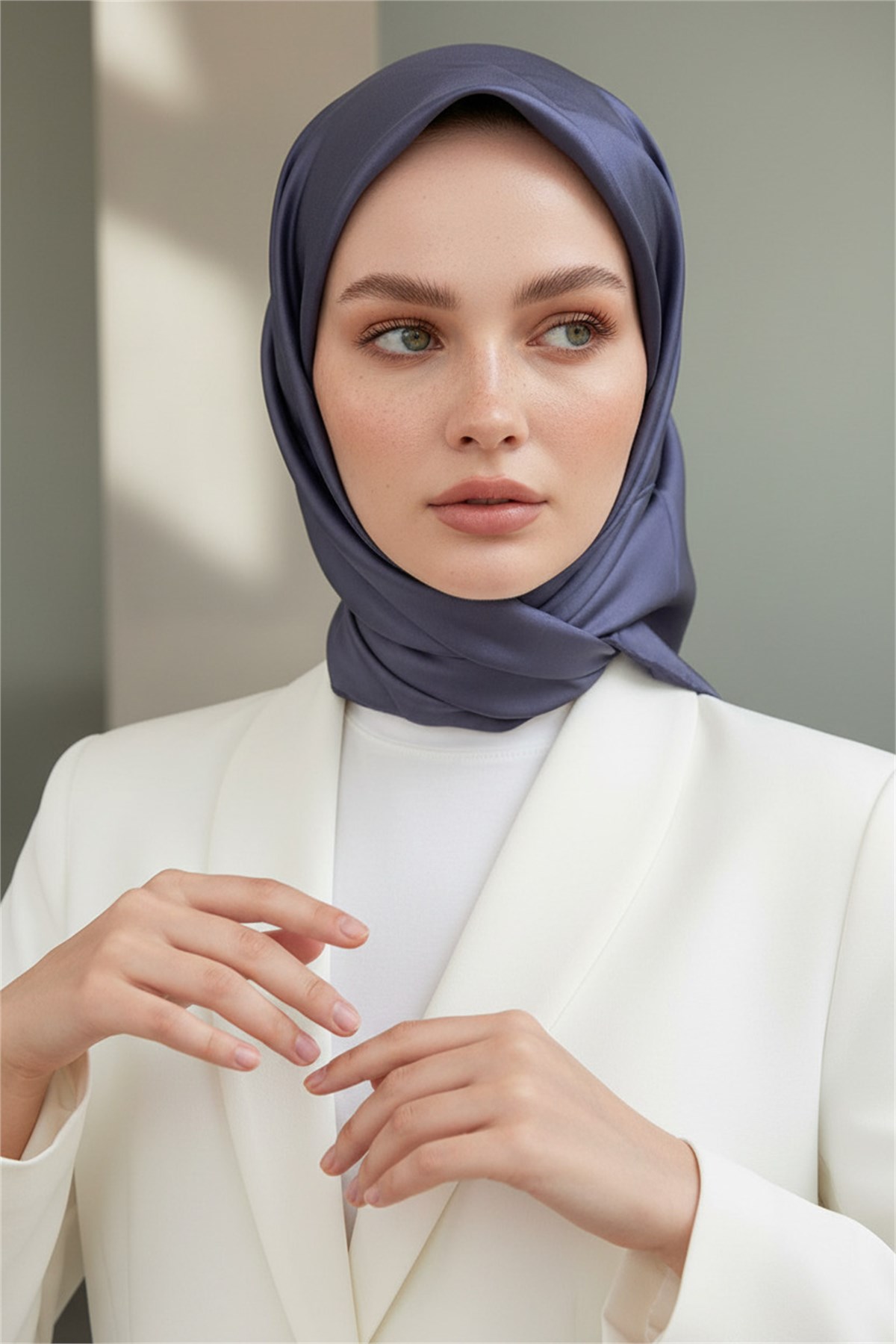 %100 Saf İpek Twill Eşarp 90x90 – Düz Renk, Kaymayan Tok Dokulu, El Dikişli