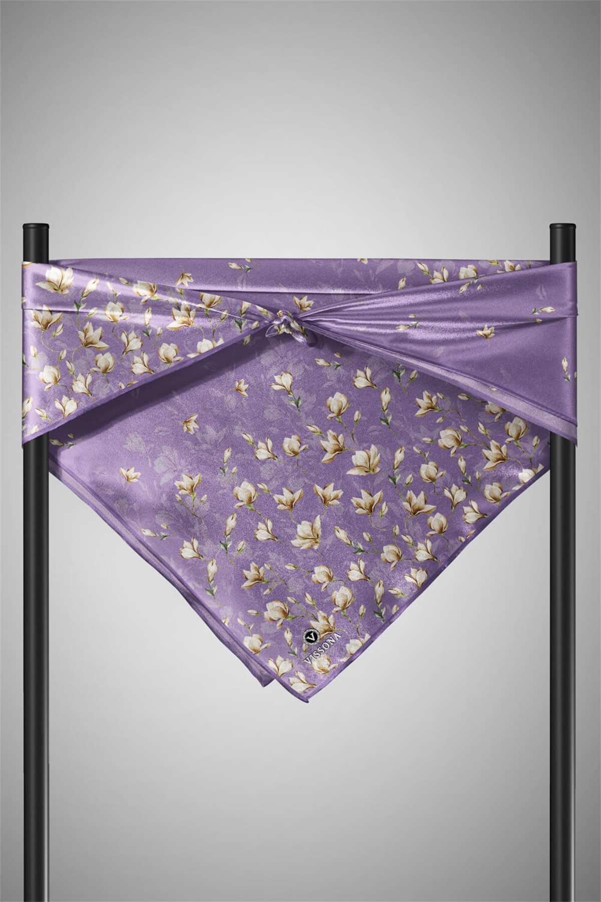 % 57 İPEK % 43 VİSKON Twill İpek Çiçek Desenli Lila Renkli 90x90 Eşarp Dikim Şekli : El Dikişi
