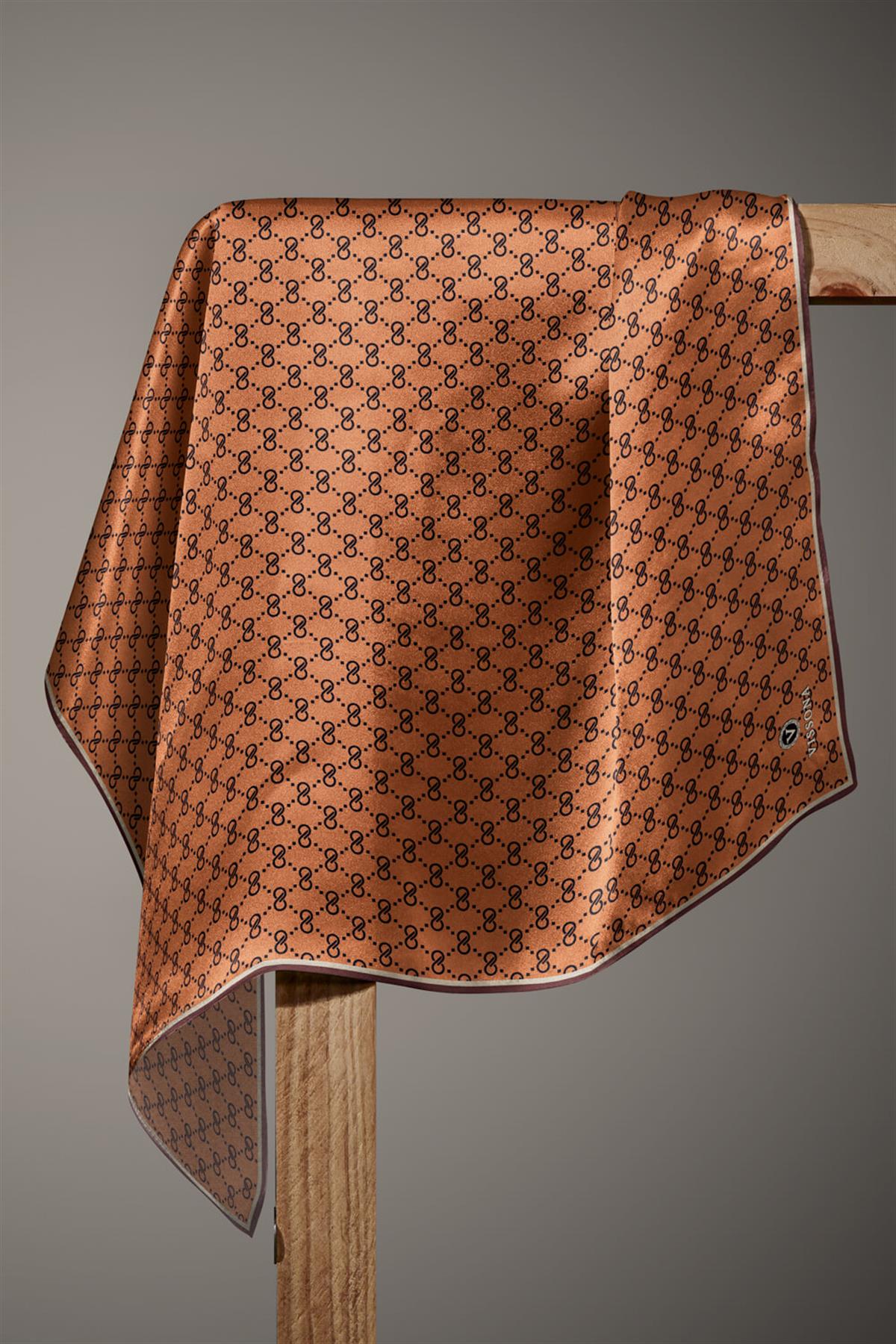 %100 Twill İpek Geometrik Desenli Kahverengi - Taba Renkli 90x90 Eşarp Dikim Şekli : El Dikişi