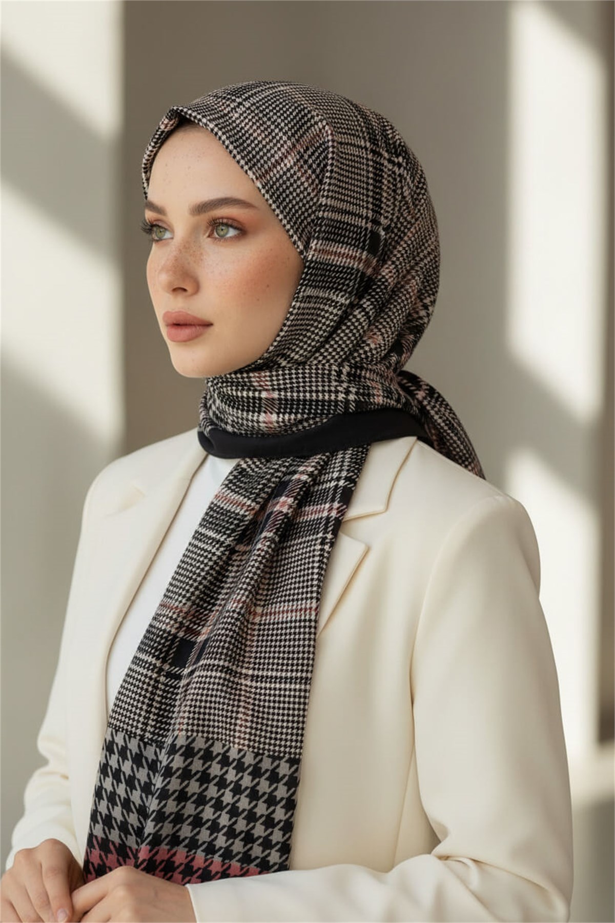 KREP EKOSELİ KAZAYAK DESENLİ PUDRA RENKLİ 75X195 KIRIŞMAZ ŞAL