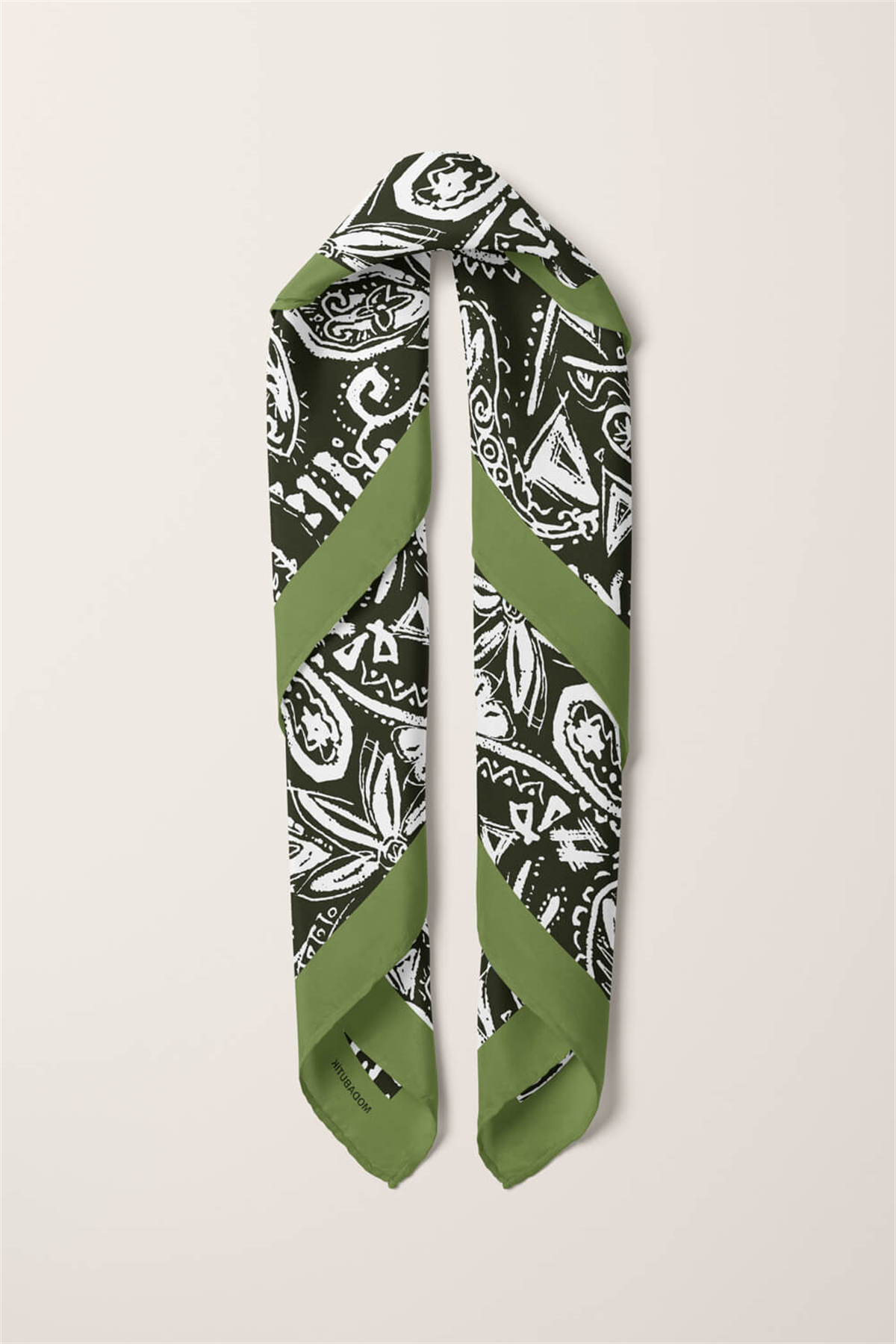 D65 Kadın Egzotik Desenli Bandana 50x50 Koyu Yeşil DG0363-22