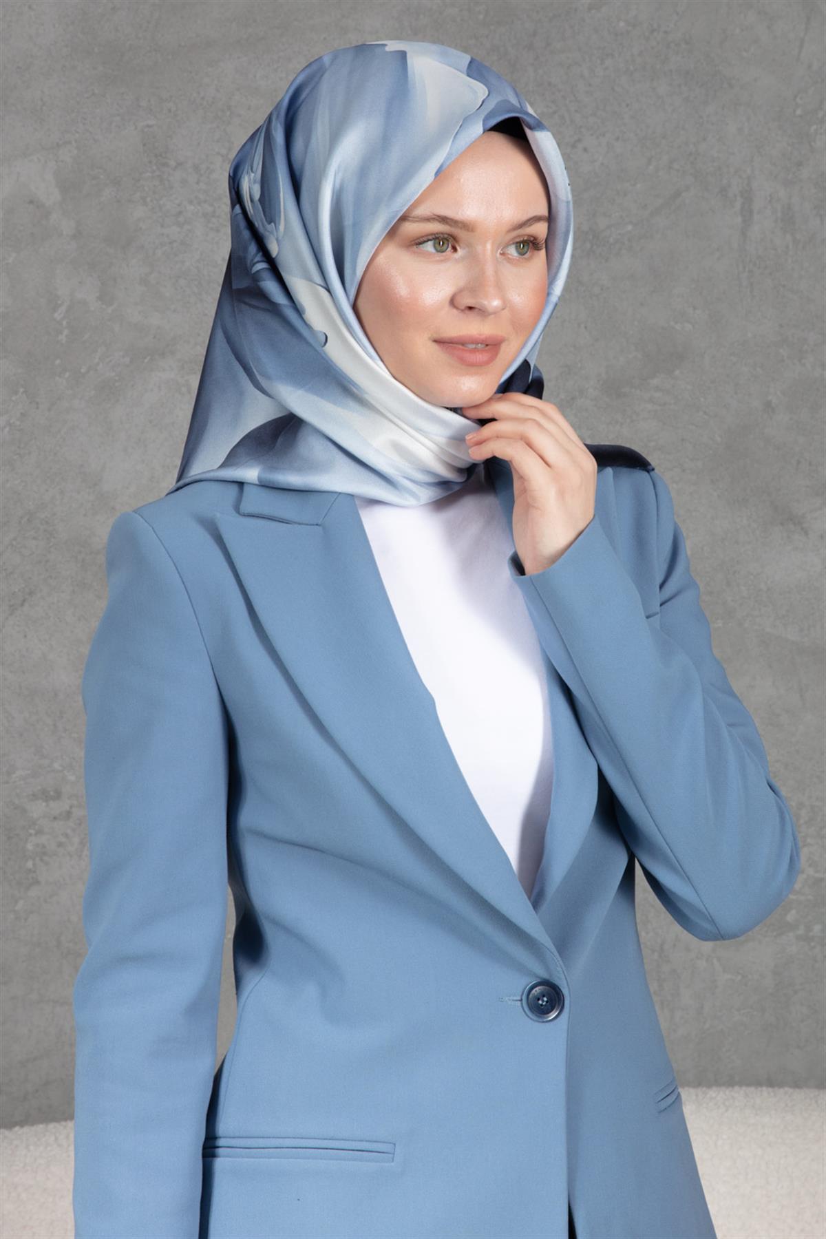 %100 Twill İpek Yaprak Desenli İndigo Renkli 90x90 Eşarp Dikim Şekli : El Dikişi