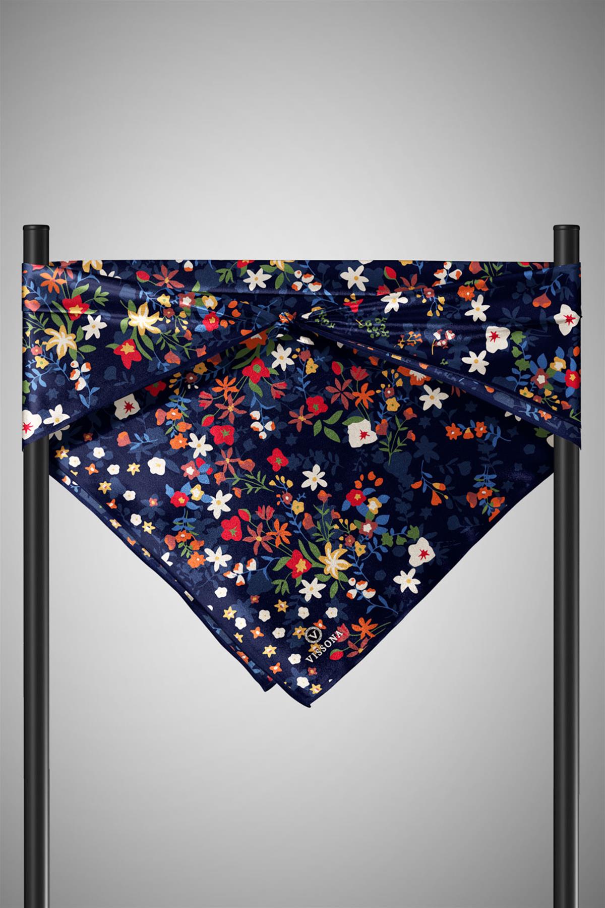 %100 Twill İpek Çıtır Çiçek Desenli Lacivert - Kırmızı Renkli 90x90 Eşarp Dikim Şekli : El Dikişi