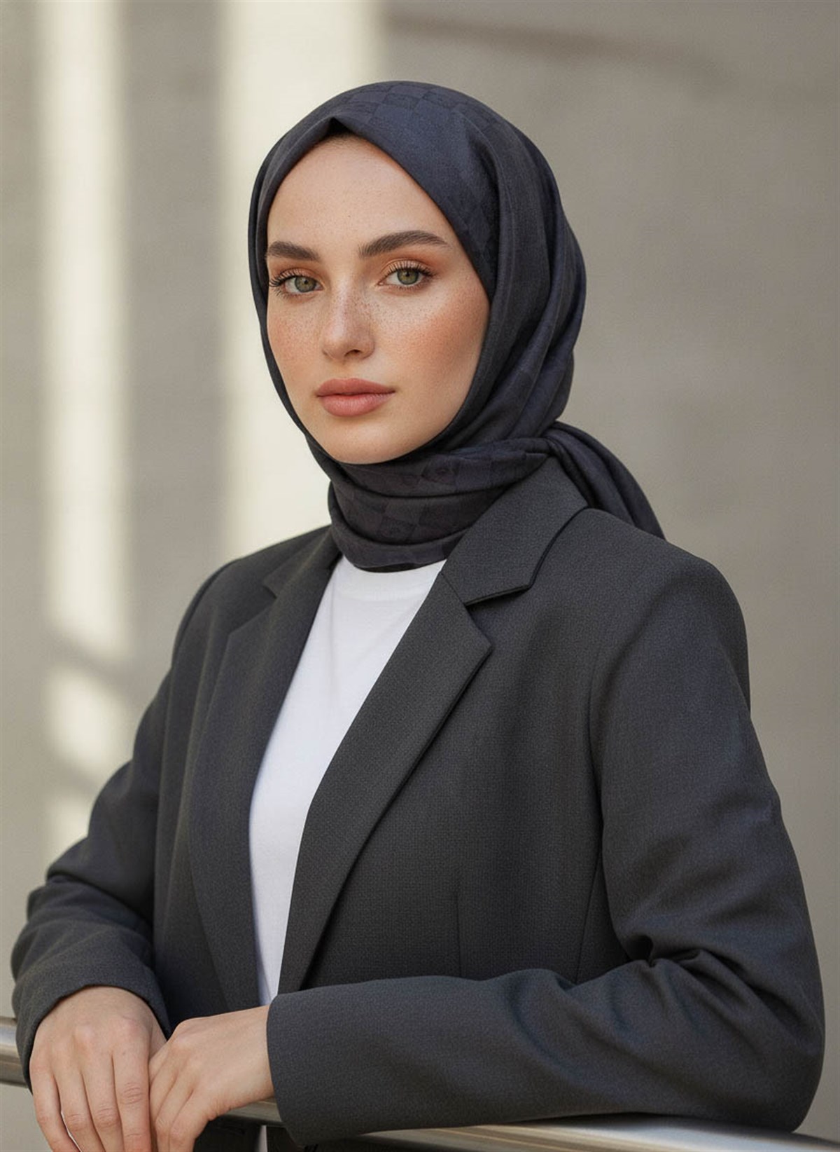 Vissona %57 İPEK %43 PAMUK Degrade Desenli Füme Renkli Şal -  70x190 Dikiş Tipi İtalyan Dikişli