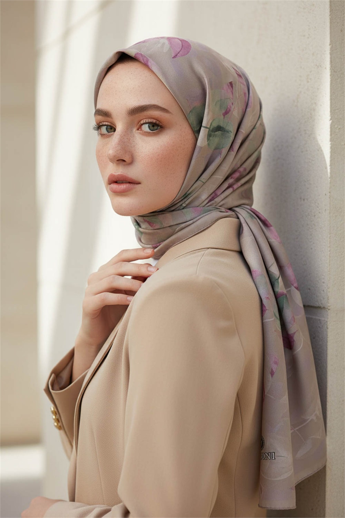 KREP SONBAHAR DESENLİ PEMBE RENKLİ 75X195 KIRIŞMAZ ŞAL