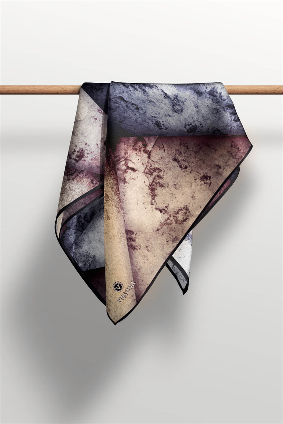 % 57 İPEK % 43 VİSKON Twill İpek Dokulu Ve Geometrik Desenli Bej - Gri Renkli 90x90 Eşarp Dikim Şekli : El Dikişi