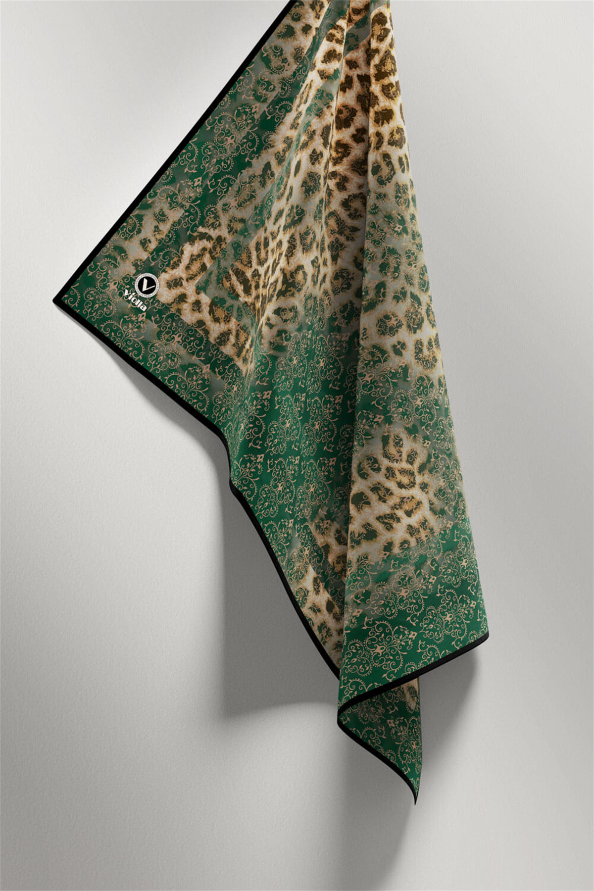 Twill Leopar Desenli Petrol Yeşili Renkli 90x90 Eşarp (İpek İçermez) Kenar Dikiş Şekli El Dikişli