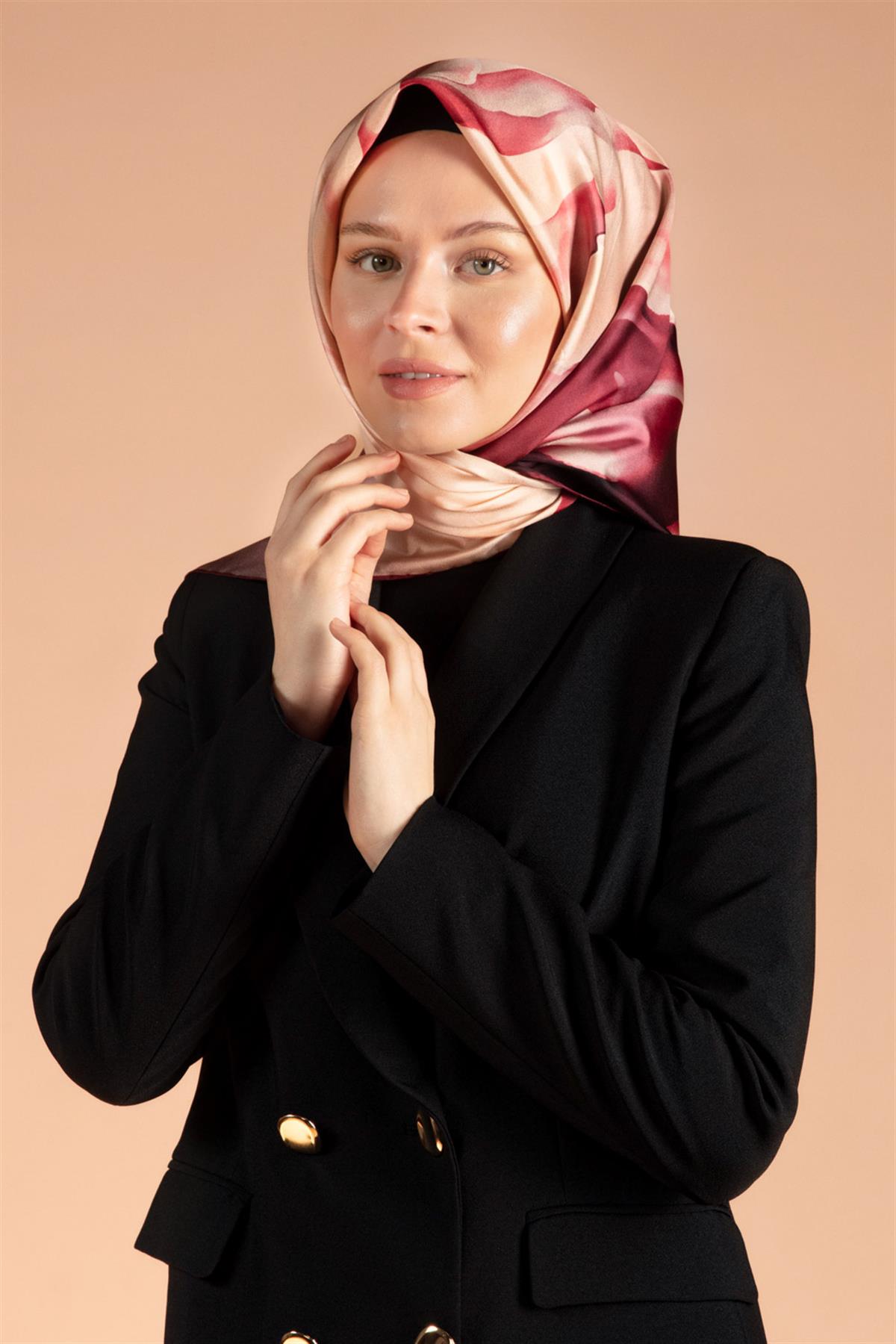 %100 Twill İpek Yaprak Desenli Bordo Renkli 90x90 Eşarp Dikim Şekli : El Dikişi