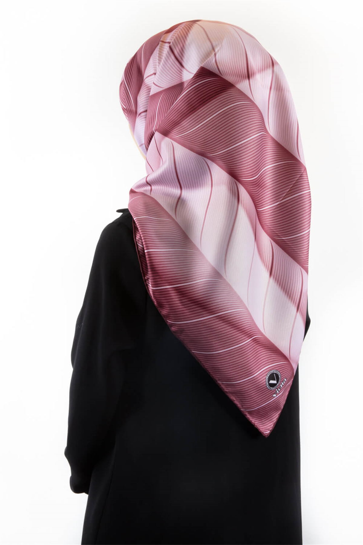 Twill Şeritli Geometrik Desenli Pudra Renkli 90x90 Eşarp (İpek İçermez) Kenar Dikiş Şekli El Dikişli