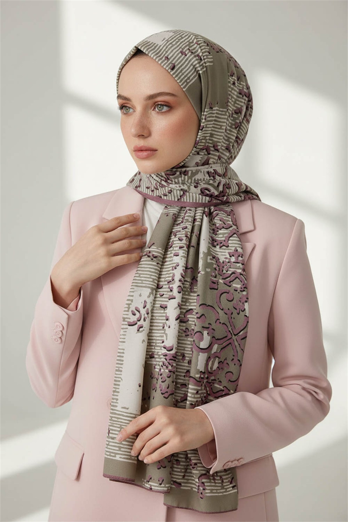 KREP ESKİTME DESENLİ PUDRA RENKLİ 75X195 KIRIŞMAZ ŞAL