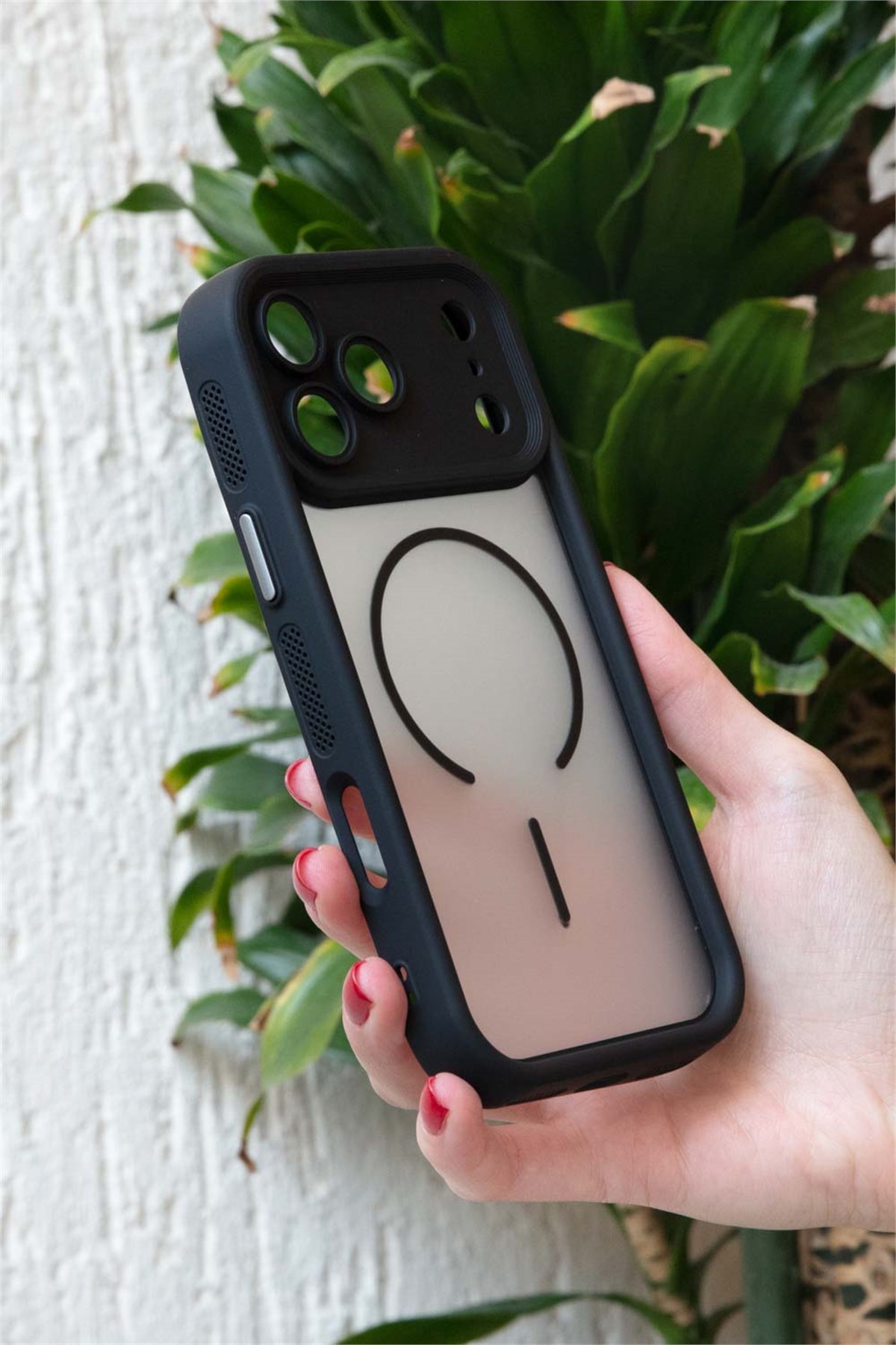 iPhone 17 Pro Kılıf – Kamera Korumalı – MagSafe Uyumlu – Siyah Renk – Mat Silikon Telefon Kılıfı