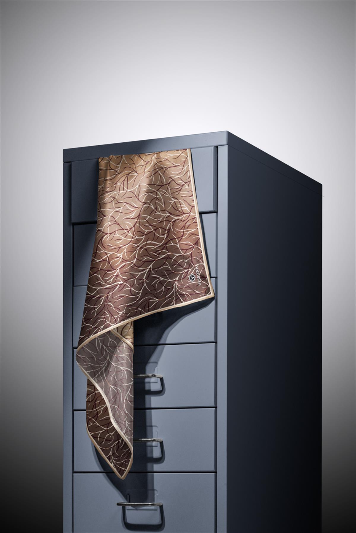 %100 Twill İpek Degrade Desenli Taş Renkli 90x90 Eşarp Dikim Şekli : El Dikişi