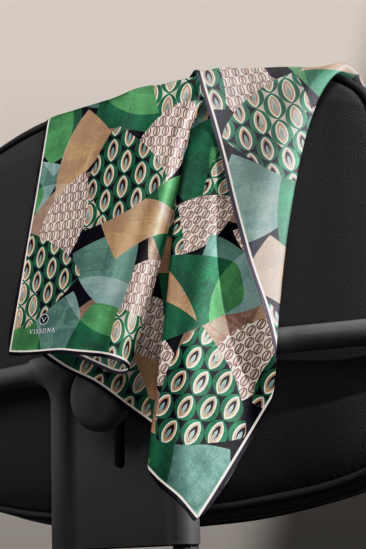 %100 Twill İpek Geometrik Desenli Zümrüt Yeşili - Bej Renkli 90x90 Eşarp Kenar Dikiş Şekli El Dikişli