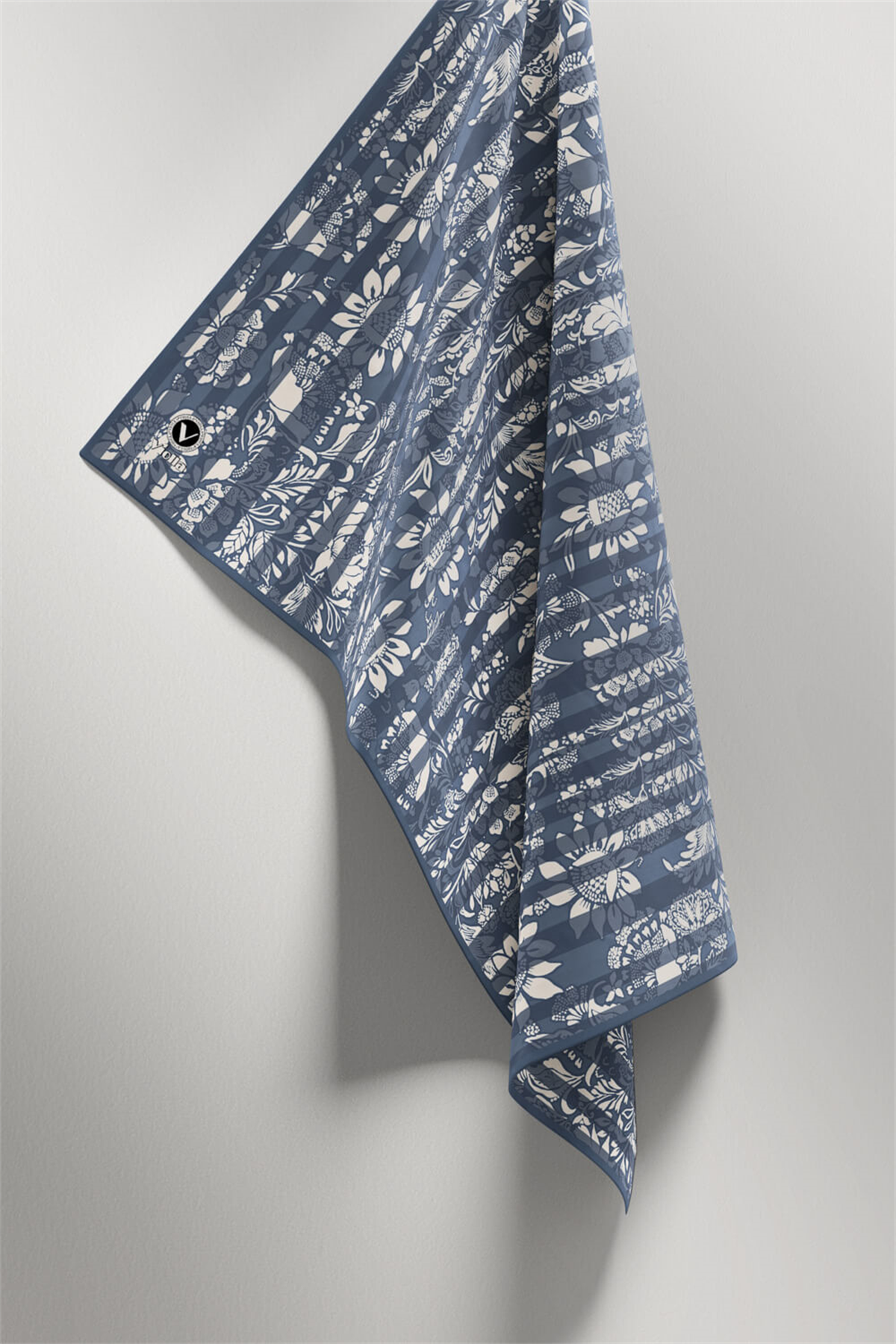 Twill Batik Şal Desenli İndigo Renkli 90x90 Eşarp (İpek İçermez) Kenar Dikiş Şekli El Dikişli