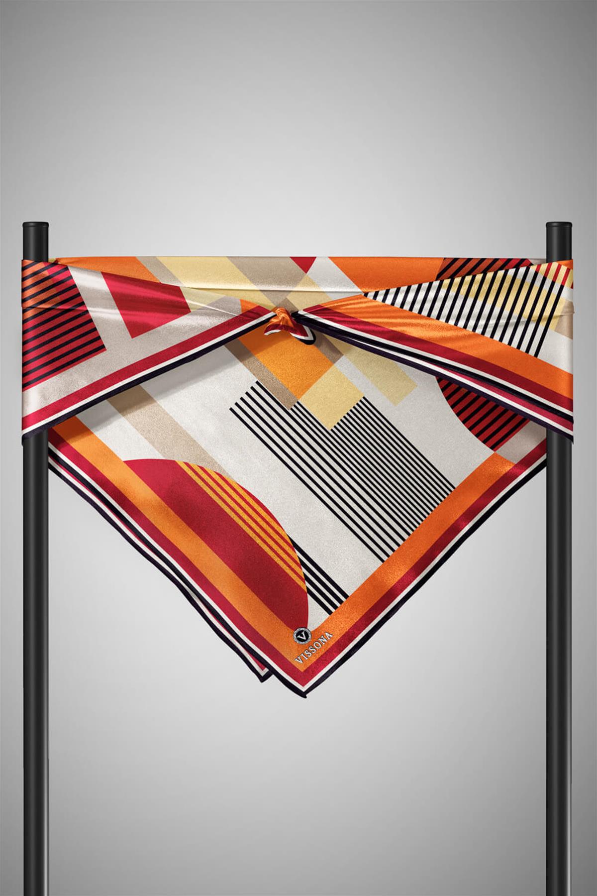 100% Twill İpek Geometrik Desenli Taba - Bej Renkli 90x90 Dikim Şekli : El Dikişi Eşarp