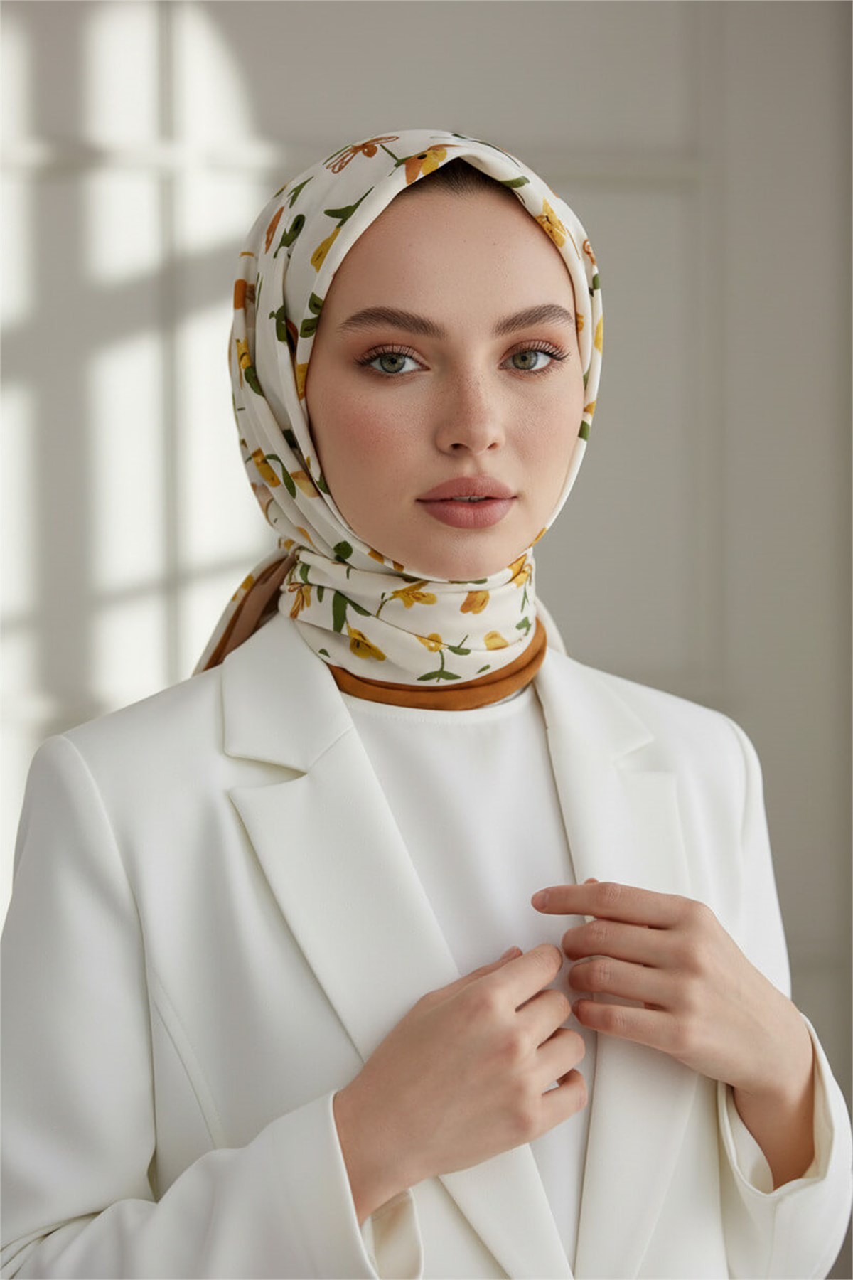 KREP ÇİÇEK DESENLİ HARDAL RENKLİ 75X195 KIRIŞMAZ ŞAL
