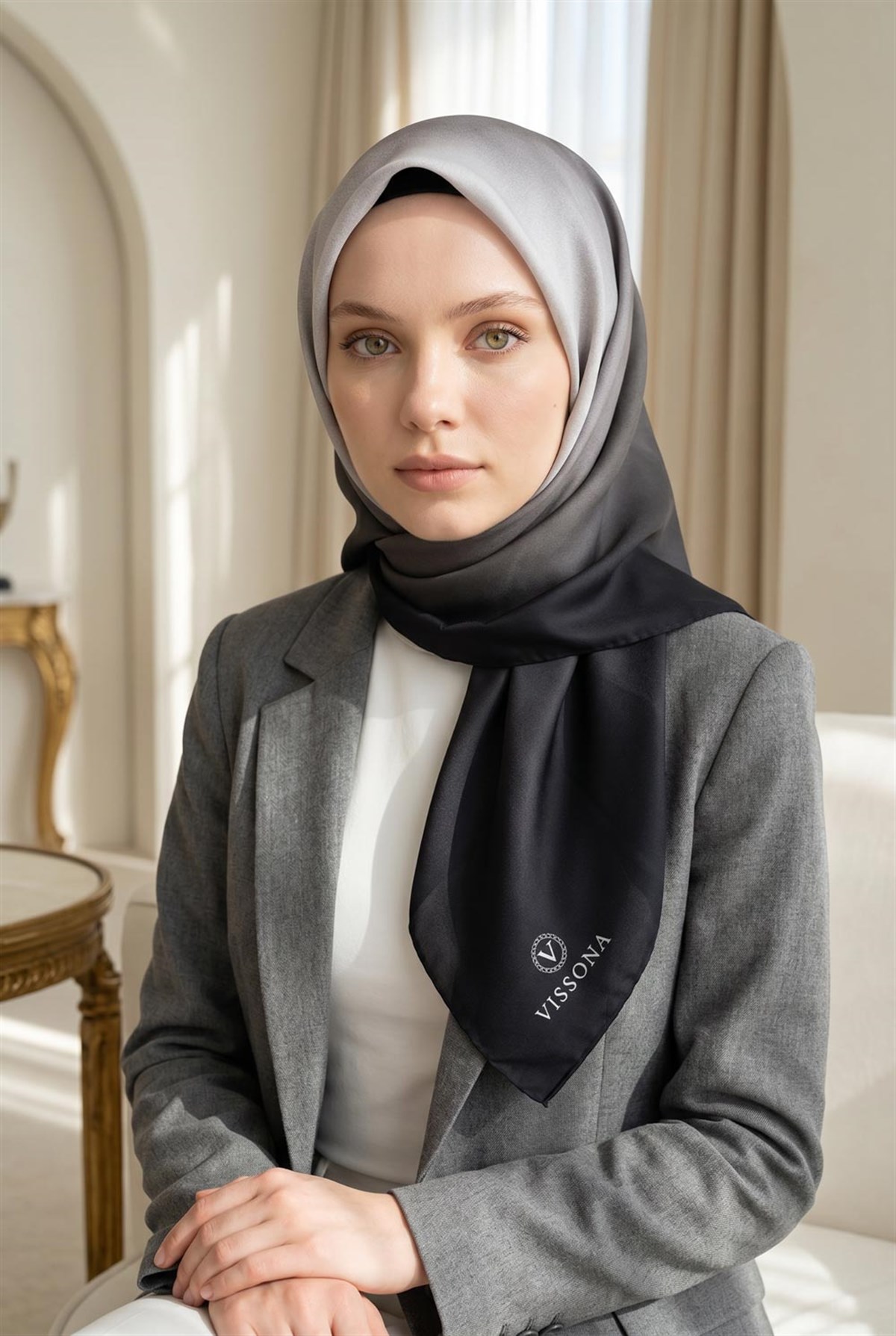 %100 Twill İpek Degrade Desenli Siyah - Gri Renkli 90x90 Eşarp Dikim Şekli : El Dikişi