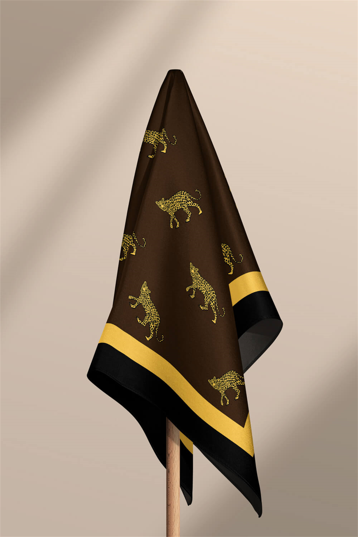 A27 Kadın Kahverengi Hardal Leo Desenli 50x50 Bandana HYL DG0948-22