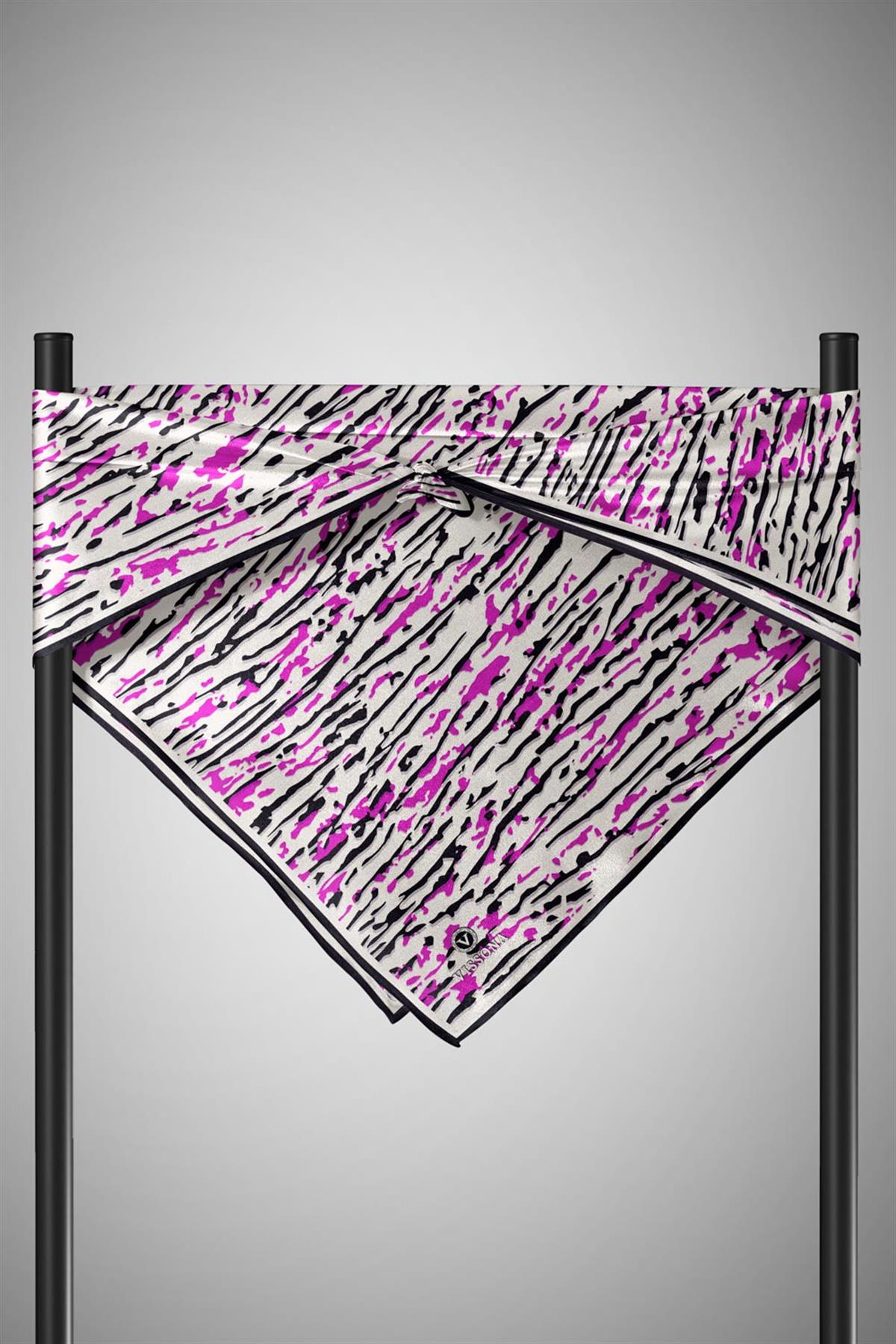 %100 Twill İpek Çizgi Desenli Krem - Fuşya Renkli 90x90 Eşarp Dikim Şekli : El Dikişi