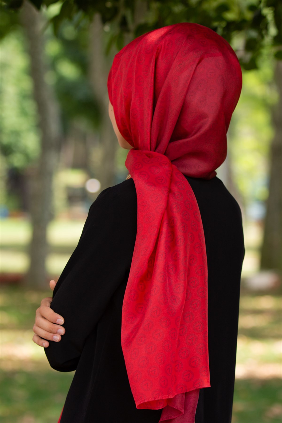 %100 İpek Degradeli Ve Monogram Desenli Kırmızı - Gold Renkli 92x210 Şal