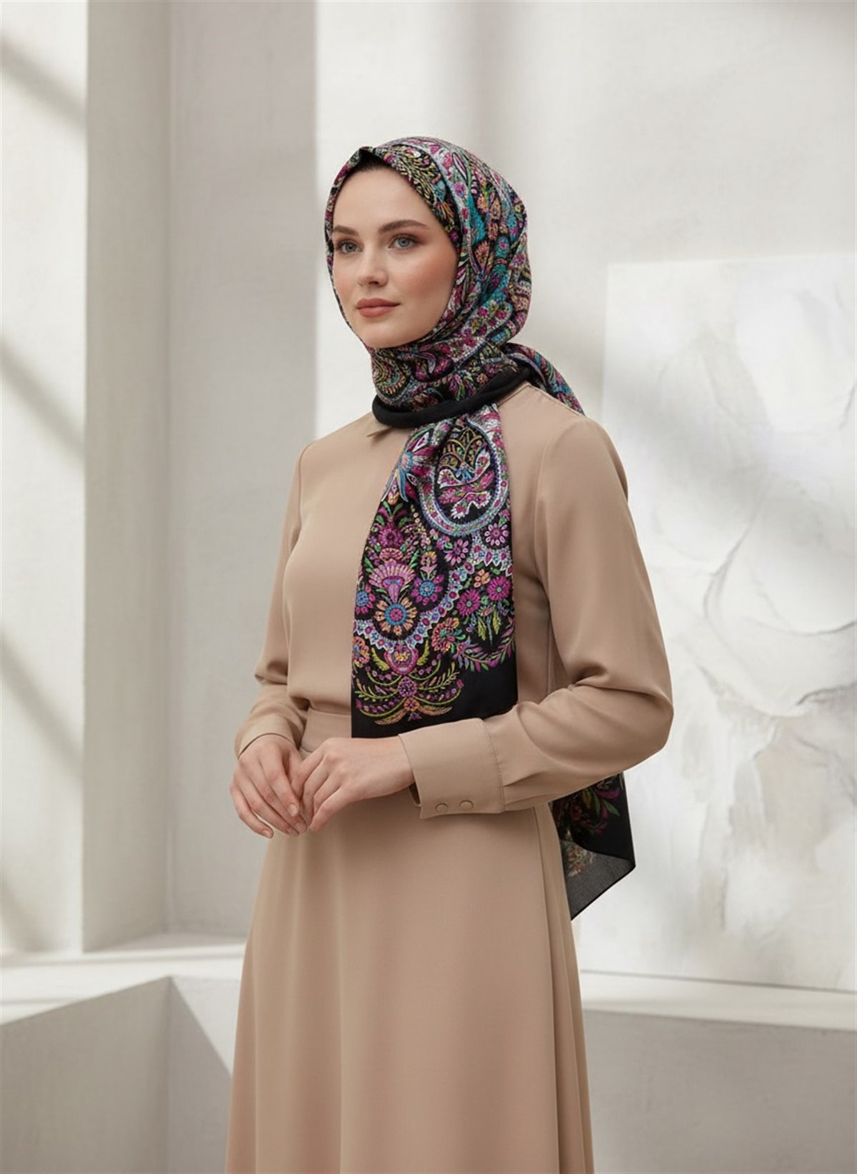 100% İpek Etro Desenli Siyah - Mürdüm Renkli 92x210 Şal