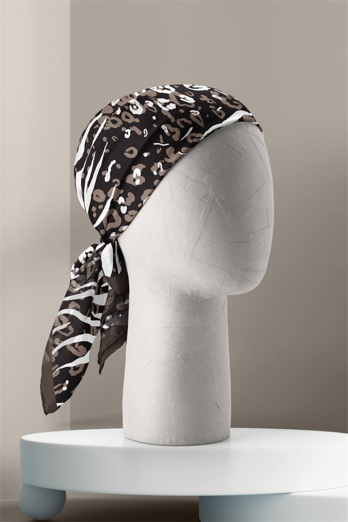 Z21 Kadın Yaprak Desenli Bandana 50x50 Kahverengi Beyaz - DG0267