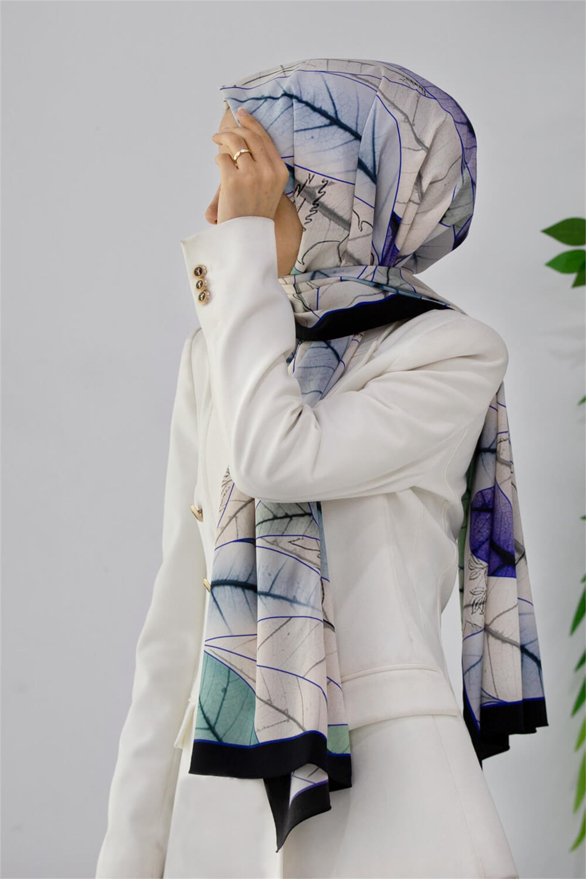 KREP YAPRAK DESENLİ SAKS RENKLİ 75X195 KIRIŞMAZ ŞAL