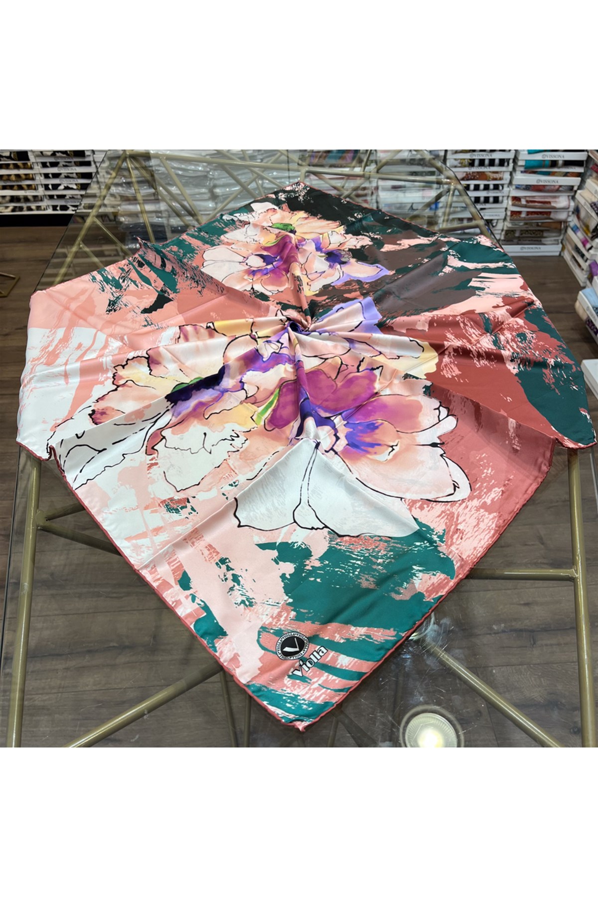 Twill Çiçek Desenli Somon Renkli 90x90 Eşarp (İpek İçermez) Dikim Şekli : El Dikişi