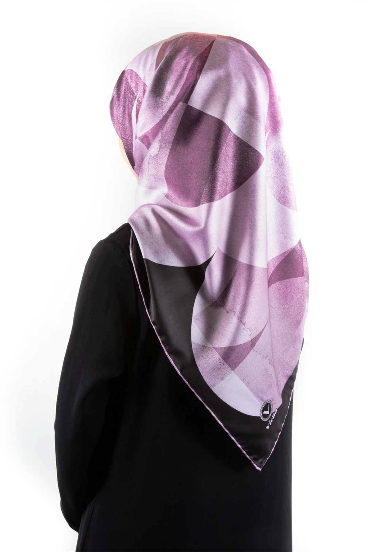 Twill Geometrik Desenli Lila Renkli 90x90 Eşarp (İpek İçermez)Kenar Dikiş Şekli El Dikişli