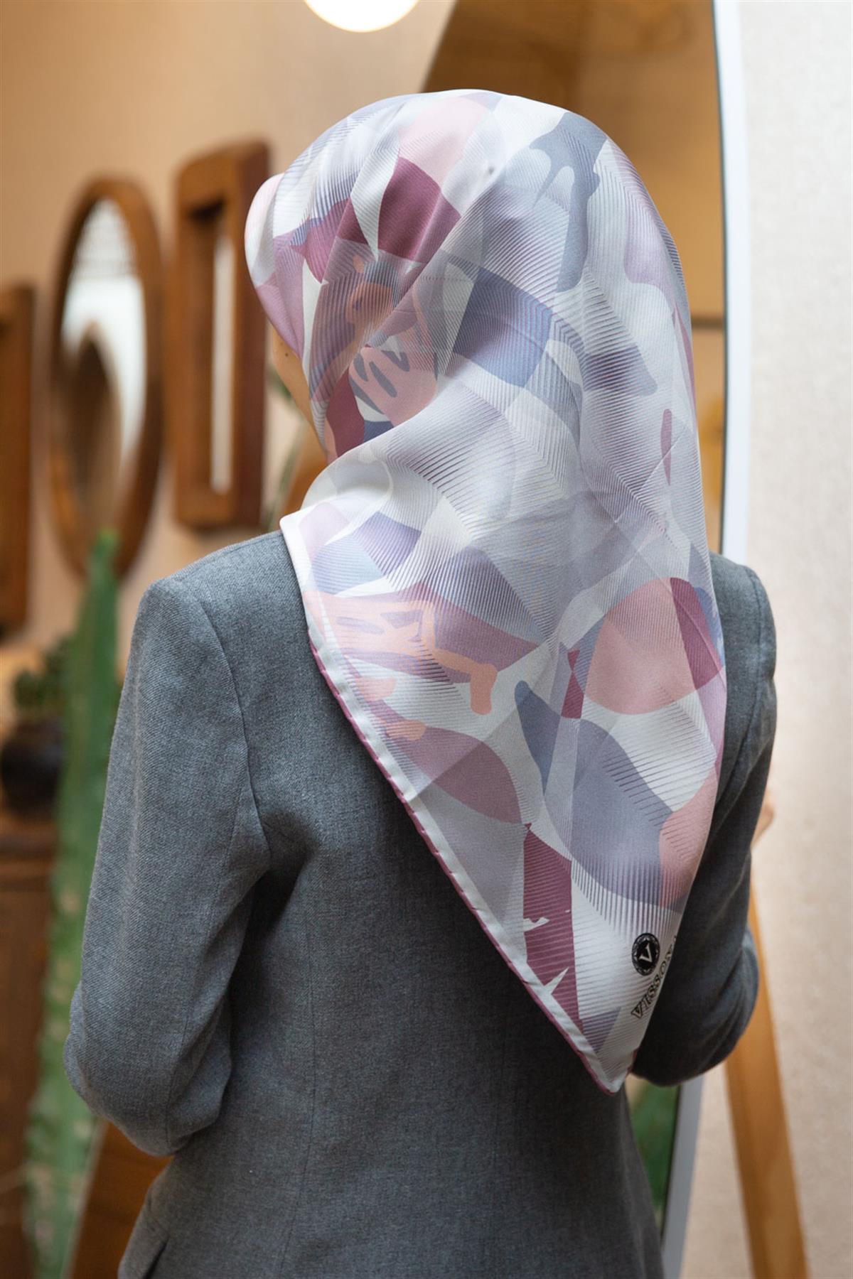 %100 Twill İpek Çiçek Desenli Pudra - Bebe Mavisi Renkli 90x90 Eşarp Dikim Şekli : El Dikişi