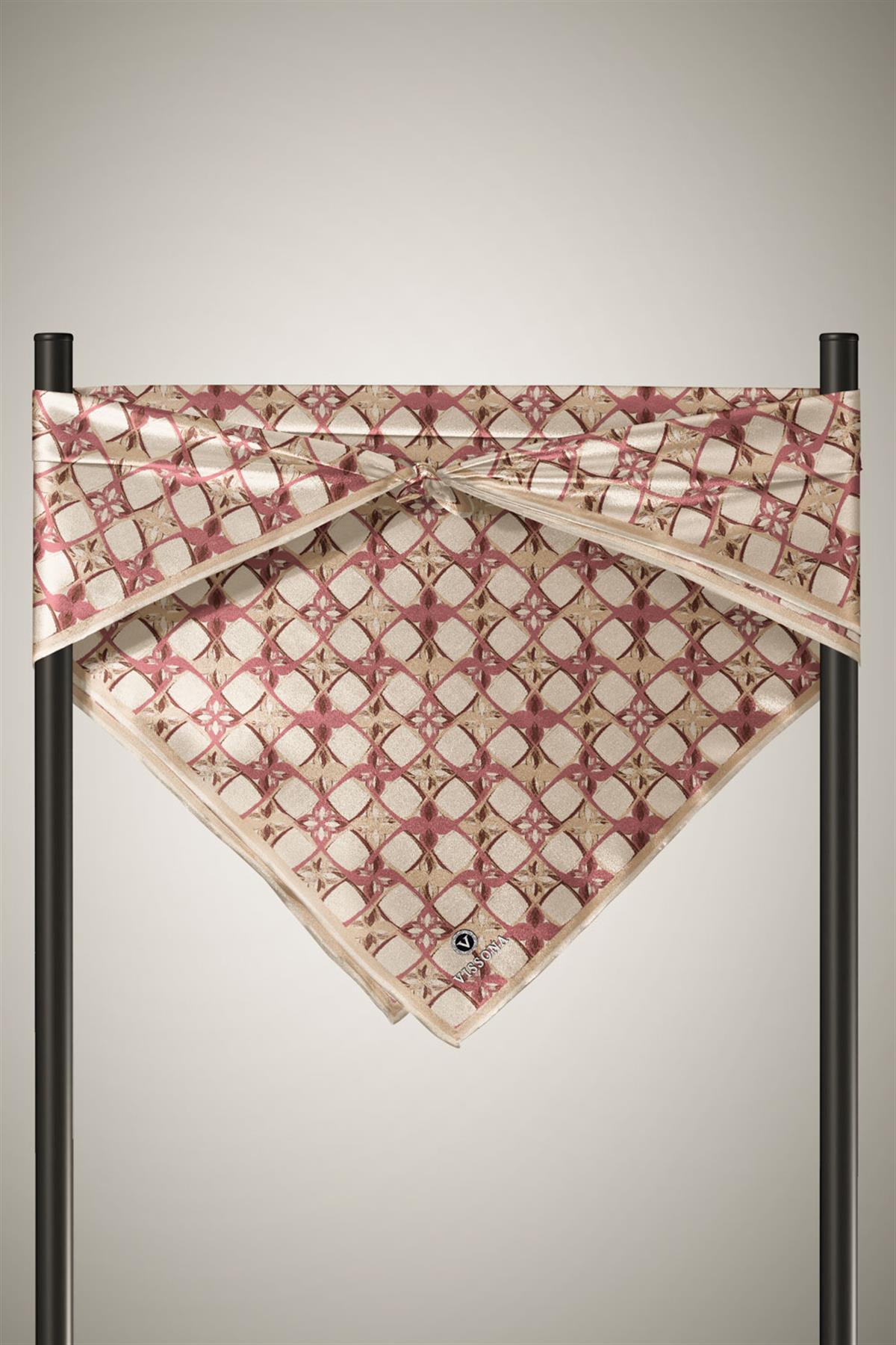 %100 Twill İpek Geometrik Desenli Bej - Gül Kurusu Renkli 90x90 Eşarp Dikim Şekli : El Dikişi