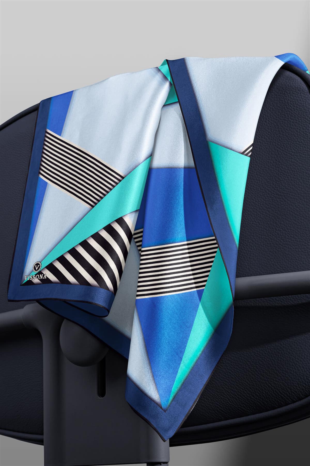 %100 Twill İpek Çizgili ve Geometrik Desenli Saks - Mint Yeşili Renkli 90x90 Eşarp Dikim Şekli : El Dikişi