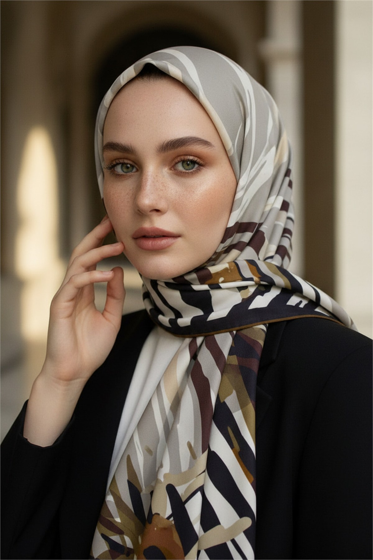 KREP ZEBRA VE ÇİÇEK DESENLİ KAHVERENGİ RENKLİ 75X195 KIRIŞMAZ ŞAL