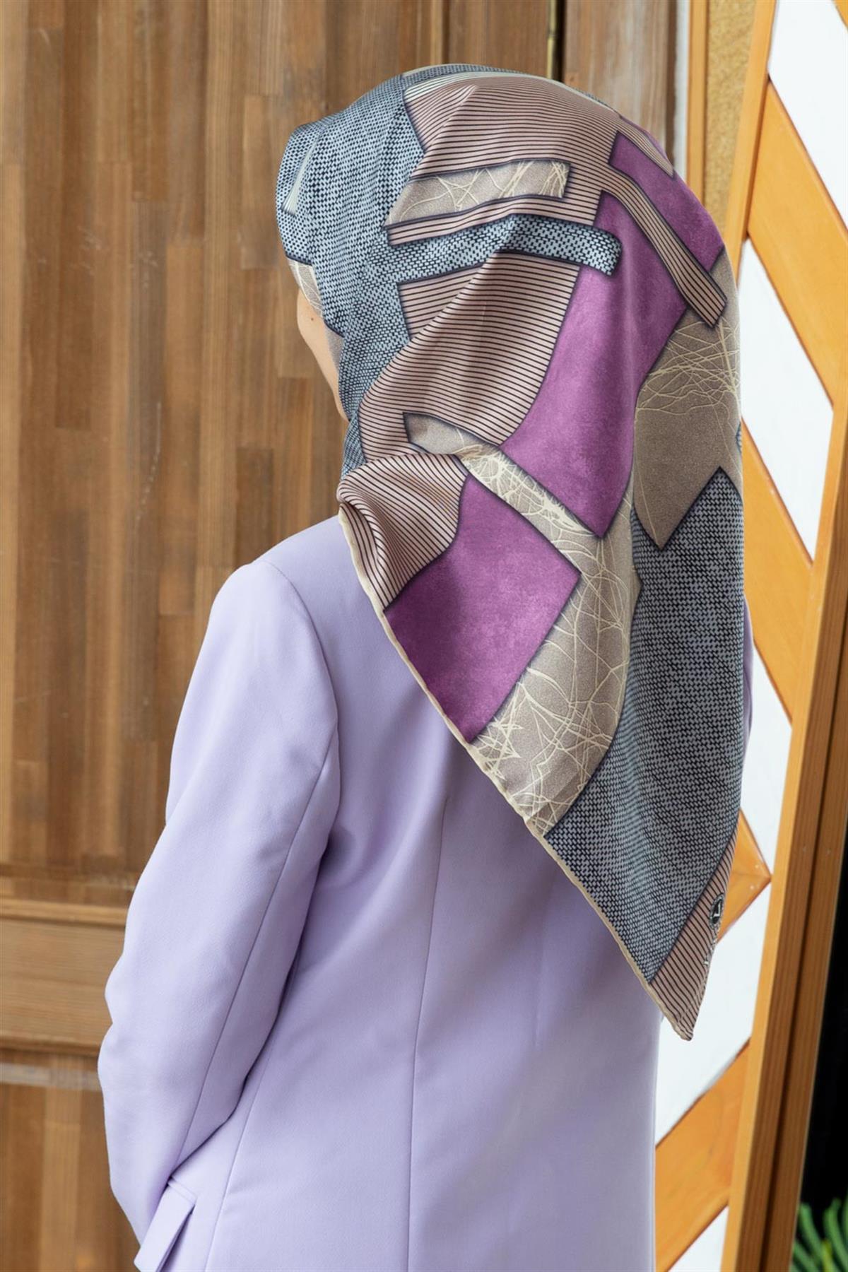 %100 Twill İpek Geometrik Desenli Vizon - Pudra Renkli 90x90 Eşarp Dikim Şekli : El Dikişi