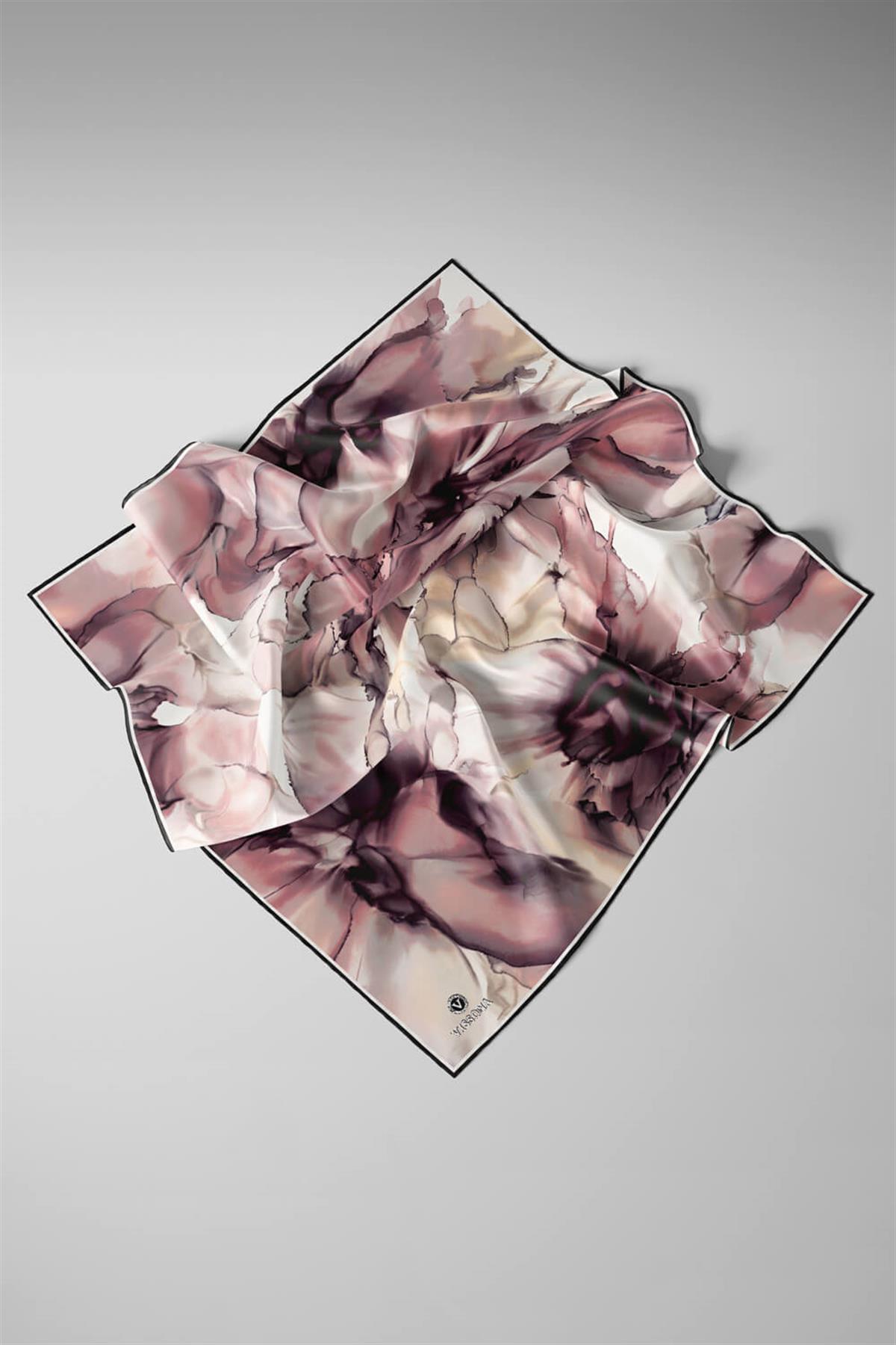 %100 Twill İpek Batik Çiçek Desenli Pudra - Bej Renkli 90x90 Eşarp Kenar Dikiş Şekli El Dikişli