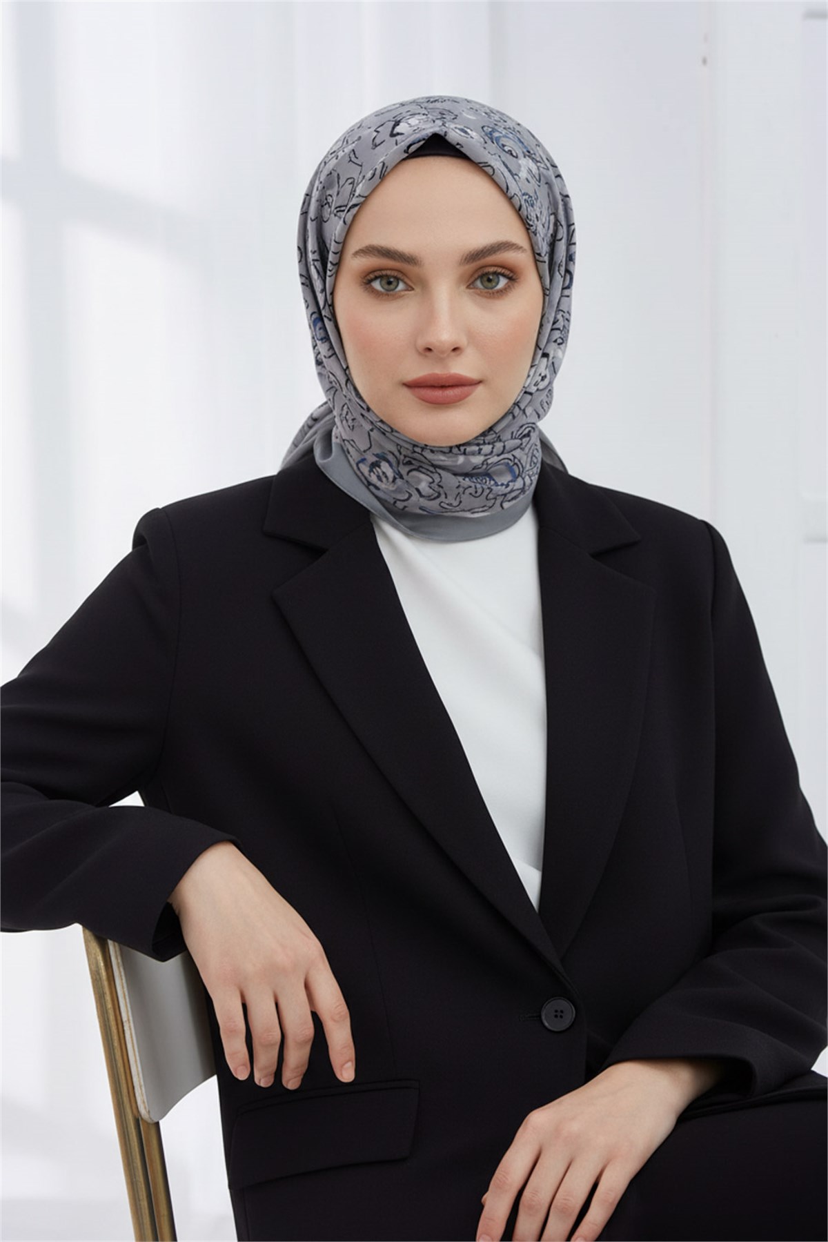 KREP ÇİÇEKLİ KREM - İNDİGO RENKLİ 75X195 KIRIŞMAZ ŞAL