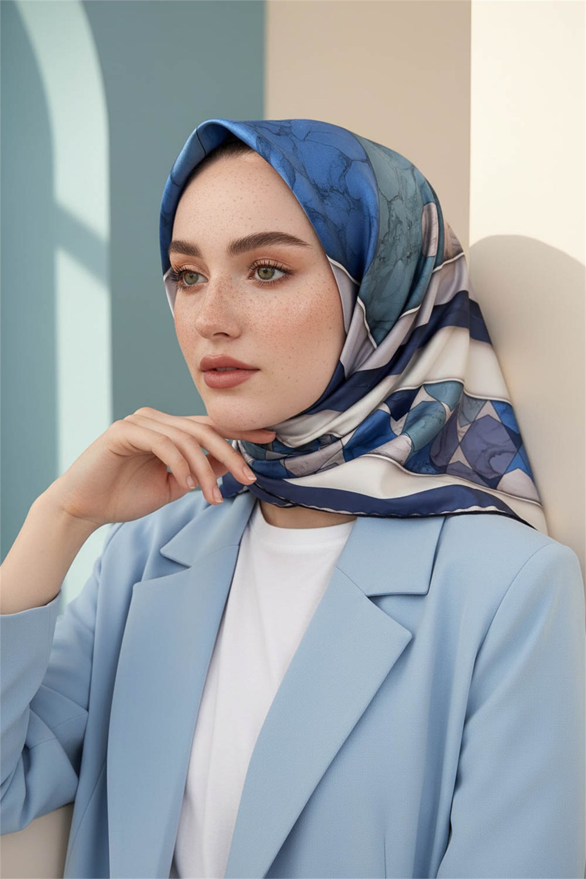 Rayon Geometrik Mermer Desenli Bebe Mavisi Renkli 90x90 Eşarp (İpek İçermez) Kenar Dikiş Şekli El Dikişli