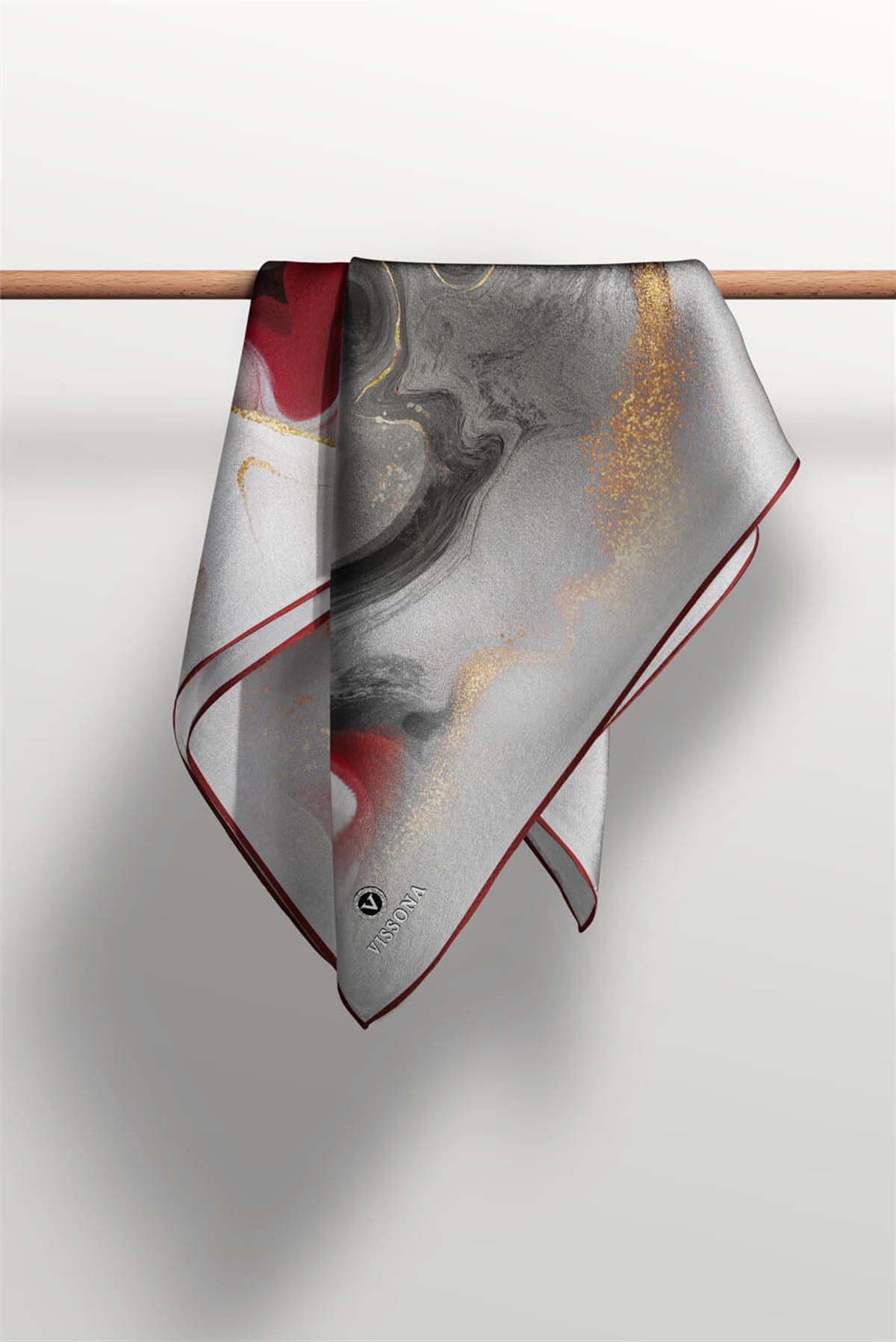 %100 Twill İpek Batik Desenli Bordo - Füme Renkli 90x90 Eşarp Dikim Şekli : El Dikişi