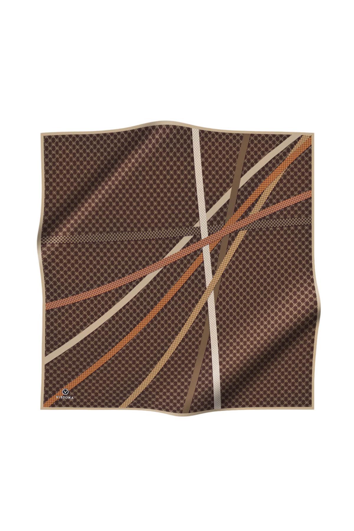 %100 Twill İpek Monogram Ve Şerit Desenli Sütlü Kahve - Bej Renkli 90x90 Eşarp Dikim Şekli : El Dikişi