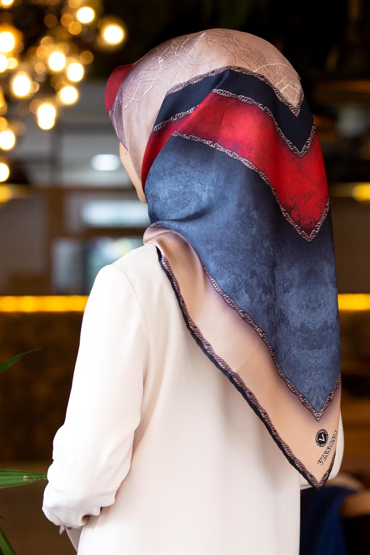 %100 Twill İpek Dokulu Geometrik Desenli Bordo - İndigo Renkli 90x90 Eşarp Dikim Şekli : El Dikişi