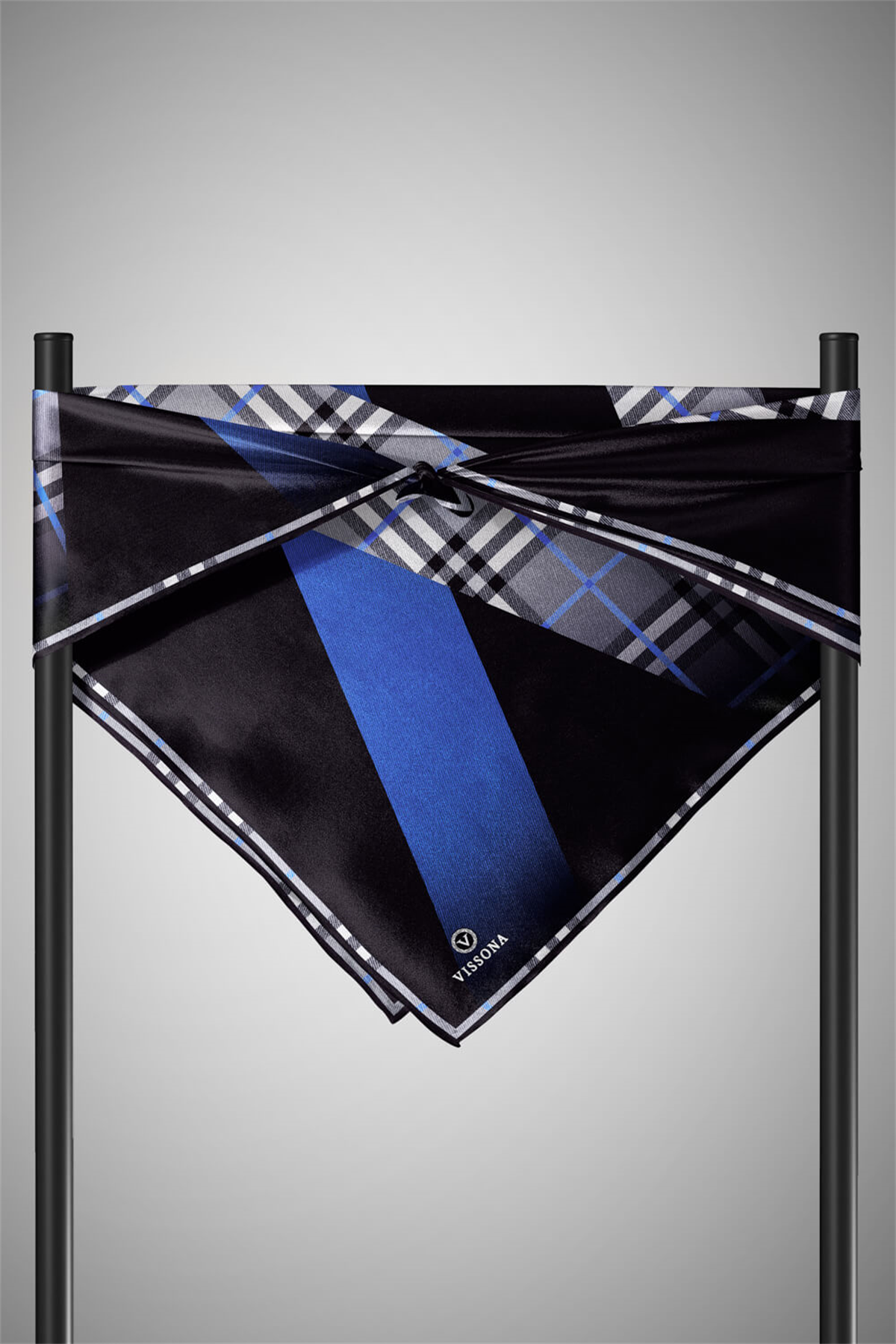 % 57 İPEK % 43 VİSKON Twill İpek Ekose Desenli Saks - Siyah Renkli 90x90 Eşarp Dikim Şekli : El Dikişi