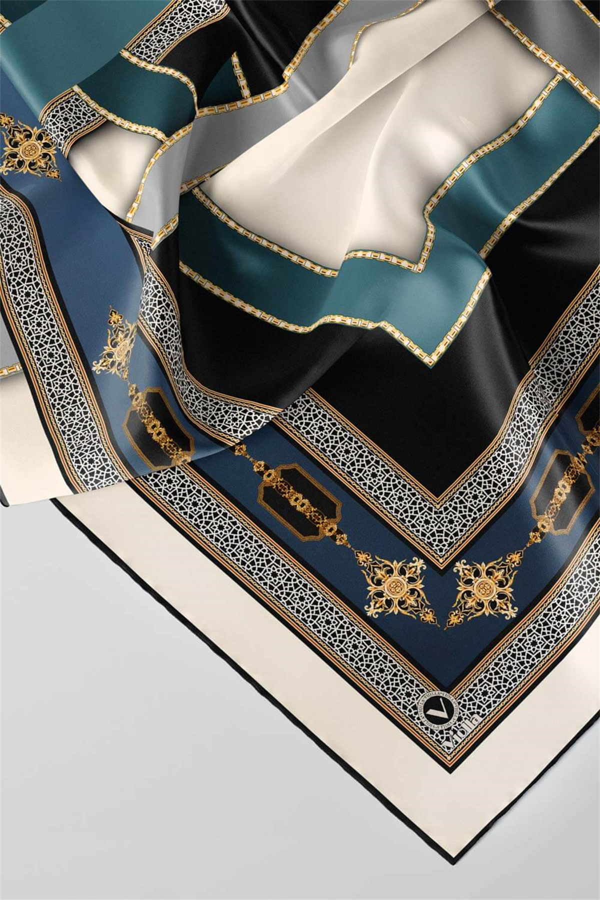 Twill Gold Detaylı ve Antik Motif Desenli İndigo Renkli 90x90 Eşarp (İpek İçermez) Kenar Dikiş Şekli El Dikişli