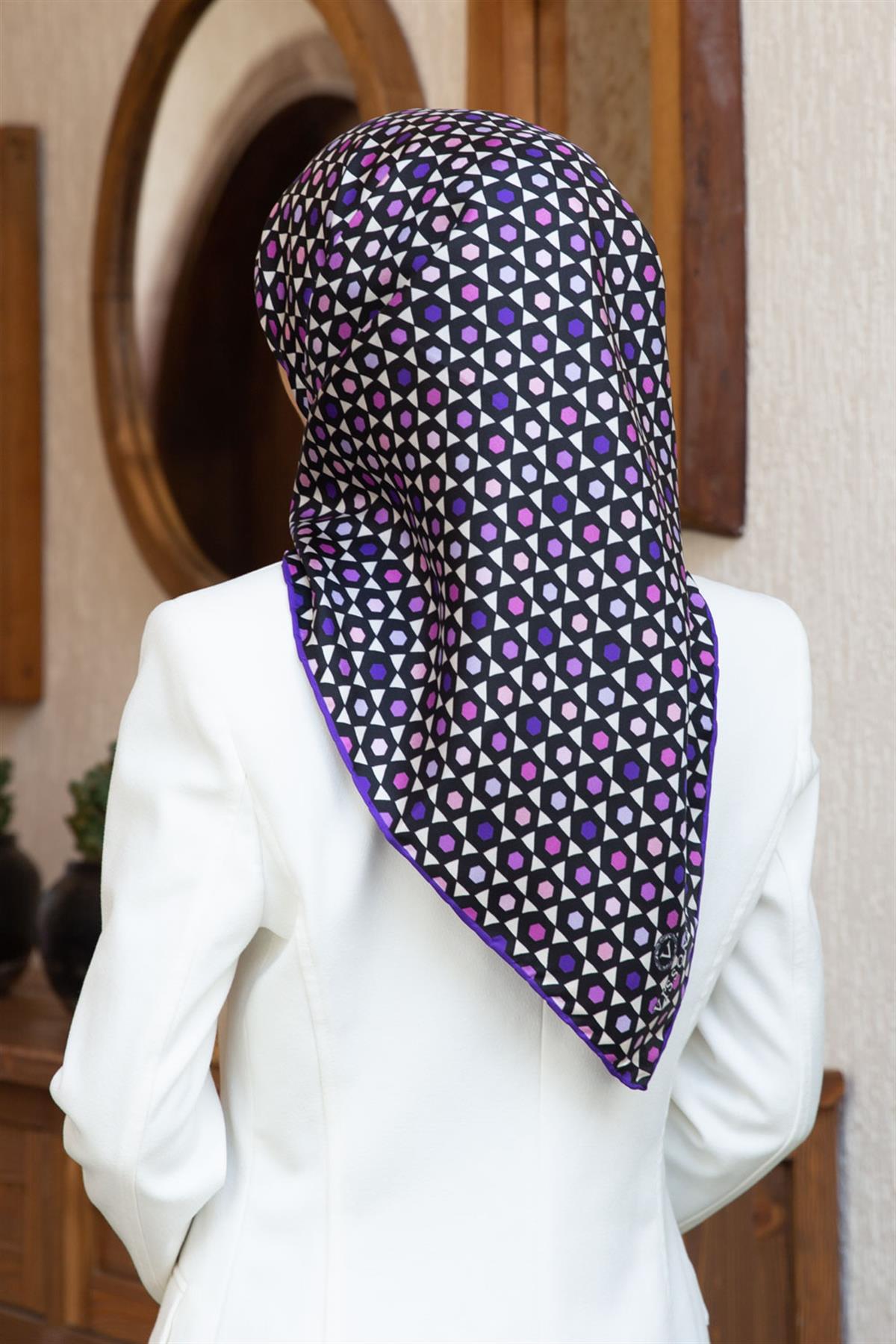 %100 Twill İpek Nokta Desenli Siyah - Mor Renkli 90x90 Eşarp Dikim Şekli : El Dikişi