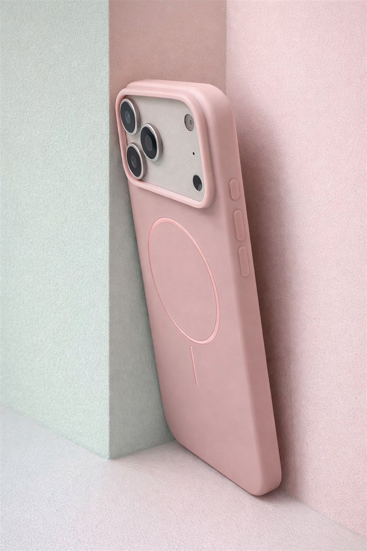 iPhone 17 Pro Uyumlu İçi Kadife Magsafe Wireless Şarj Özellikli Pembe Renkli Telefon Kılıfı