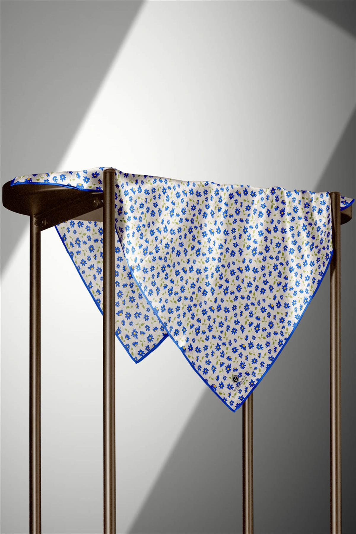 %100 Twill İpek Papatya Desenli Krem - Saks Renkli 90x90 Eşarp Dikim Şekli : El Dikişi