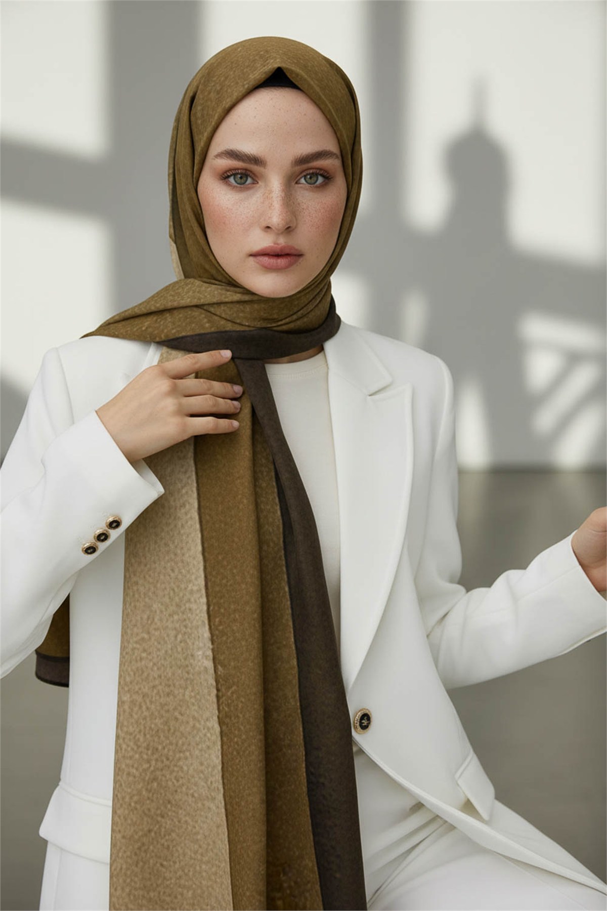 KREP DALGA DESENLİ BEJ RENKLİ 75X195 KIRIŞMAZ ŞAL