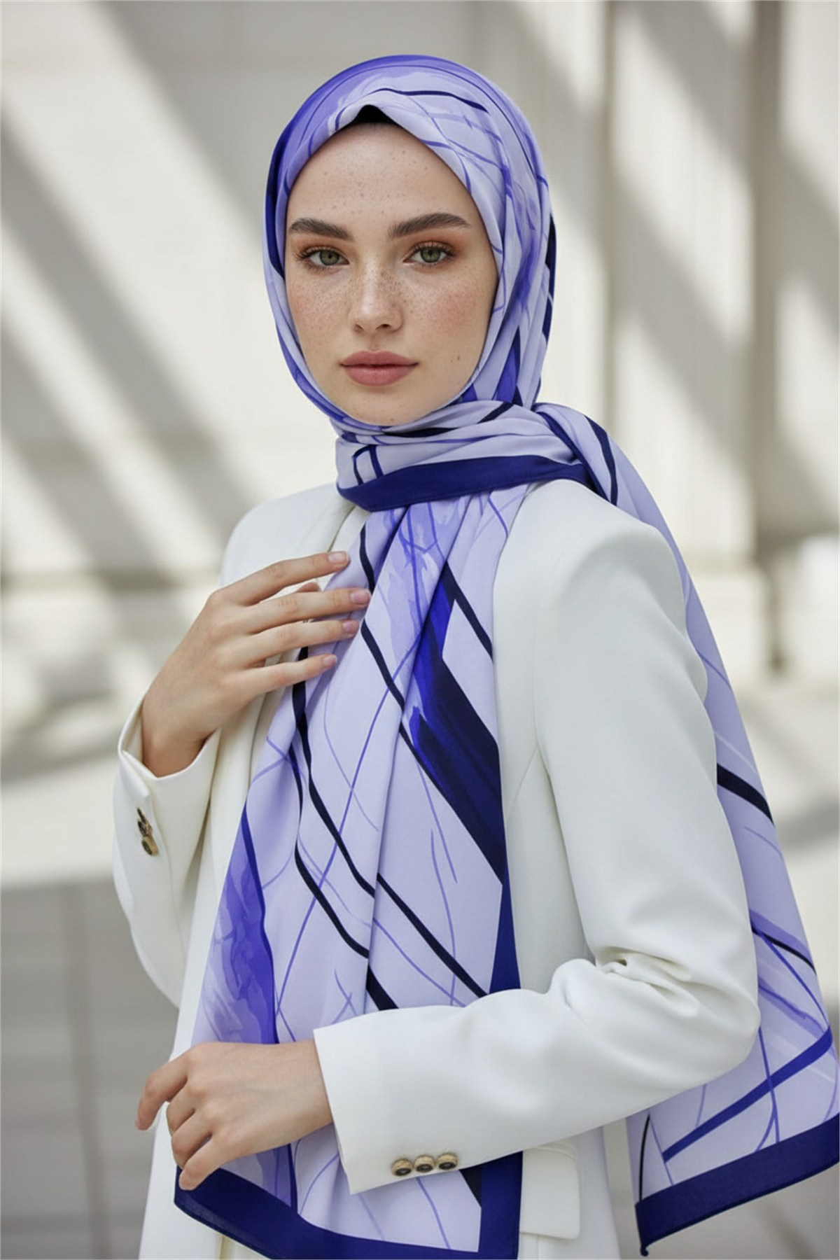 KREP ÇİZGİ DESENLİ LACİVERT RENKLİ 75X195 KIRIŞMAZ ŞAL