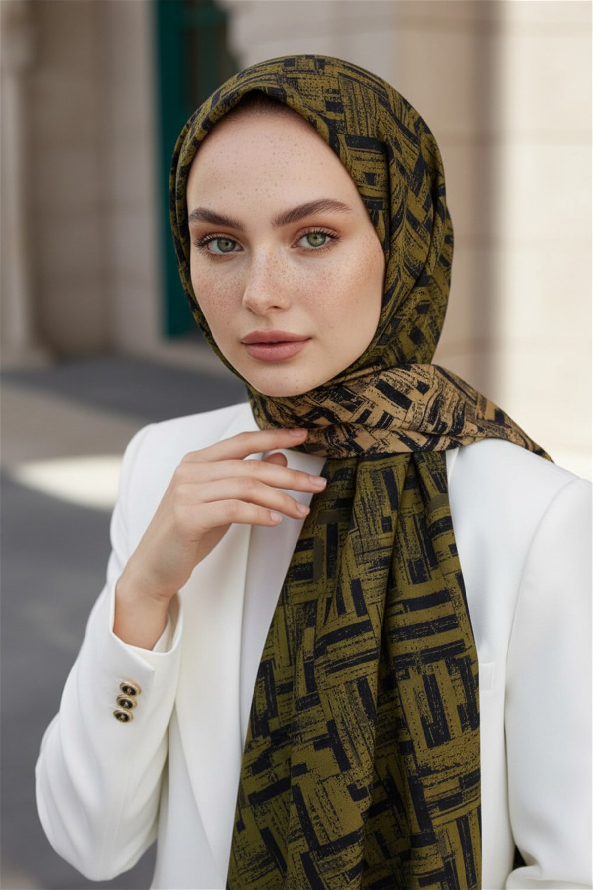 KREP DEGRADELİ ÇİZGİ DESENLİ HAKİ RENKLİ 75X195 KIRIŞMAZ ŞAL