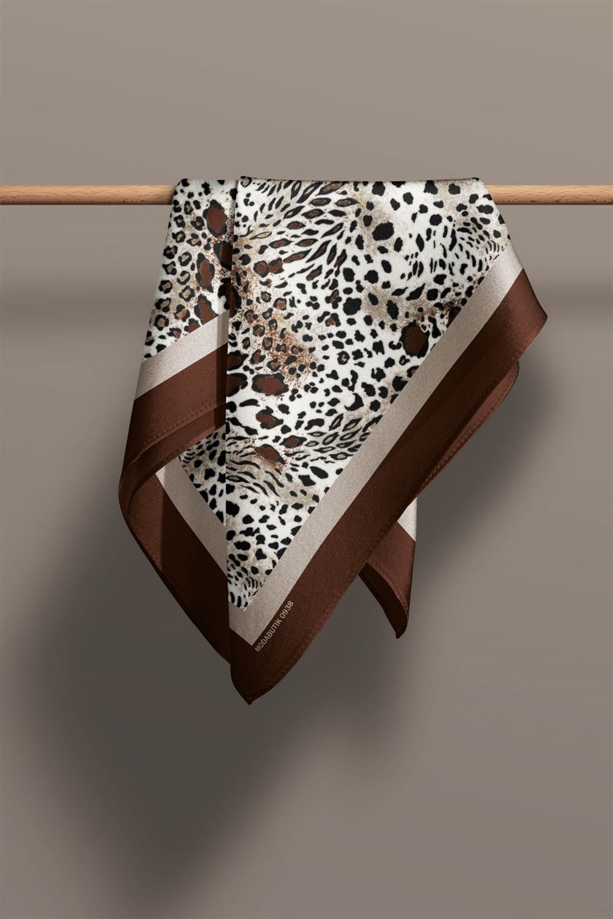 Violla Kadın Kahverengi Koyu Kestane Leopar Desenli 50x50 Bandana - DG0938